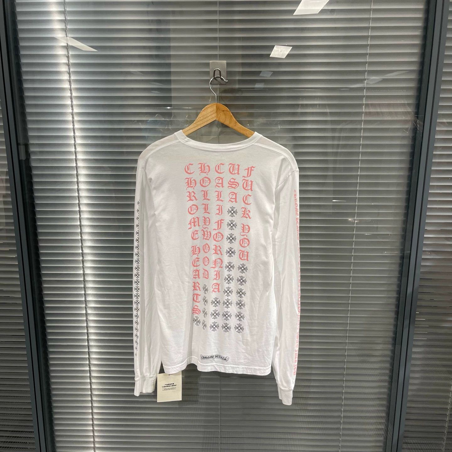 Chrome Hearts Chrome Hearts White Back Pink Sanskrit Print LS Size US M / EU 48-50 / 2 - 1 Thumbnail