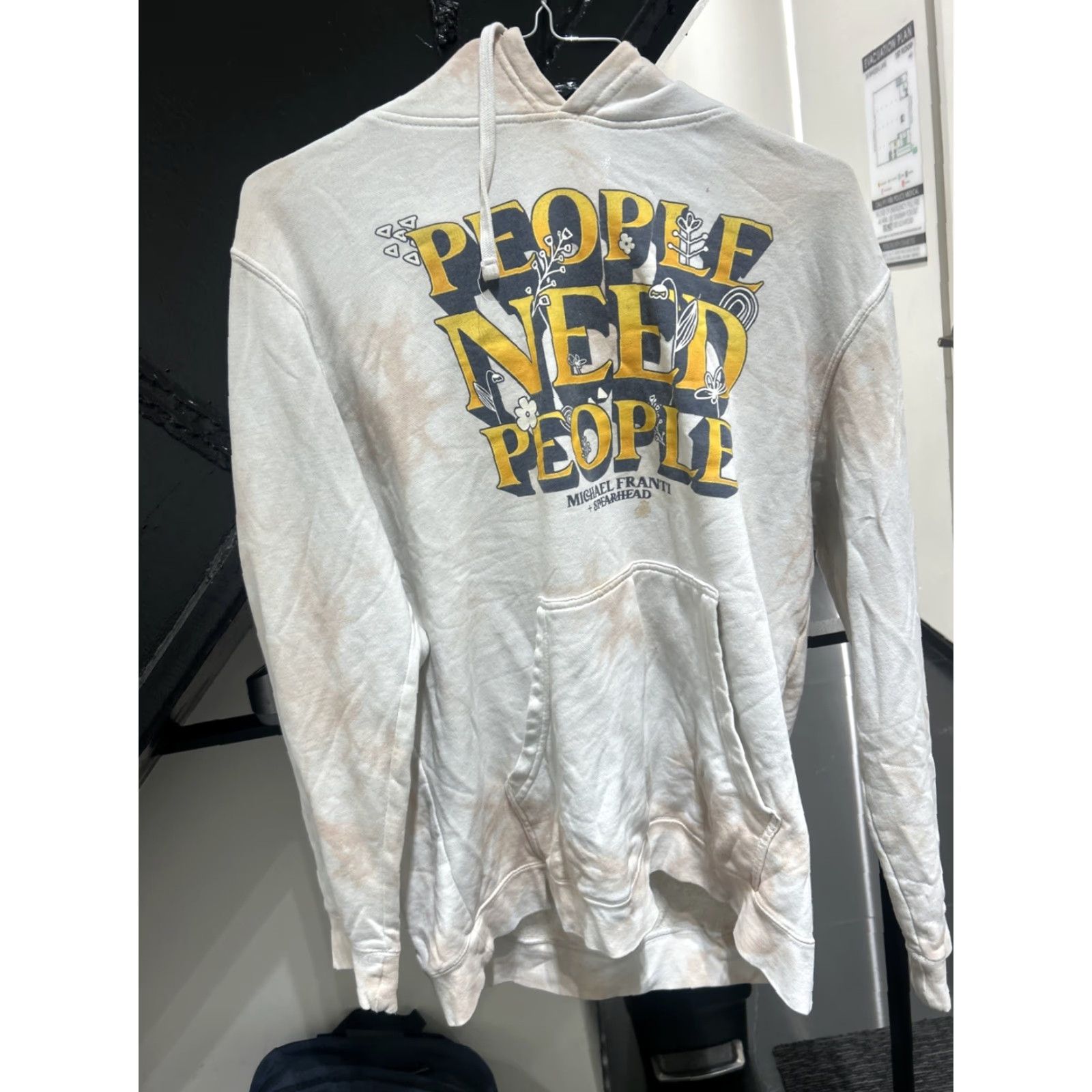 Vintage VINTAGE Michael Franti & Spearhead Hoodie Mens XL White Tie Dye People Need People 90s Music Retro Pullover Hooded Pockets Shirt? Size US XL / EU 56 / 4 - 2 Thumbnail