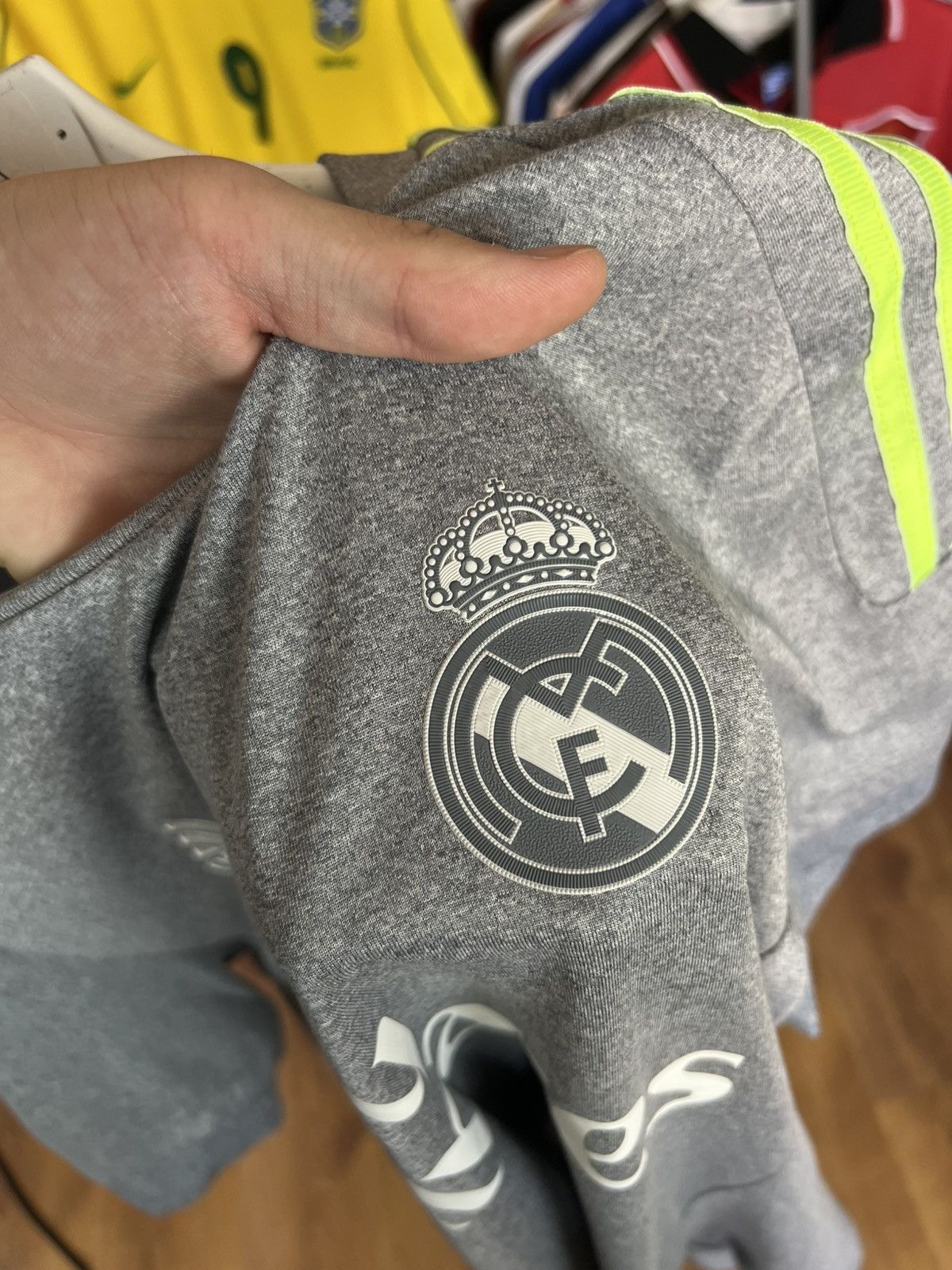 Adidas Soccer Jersey Adidas Real Madrid 2015/16 Sergio Ramos #4 Size US M / EU 48-50 / 2 - 5 Thumbnail