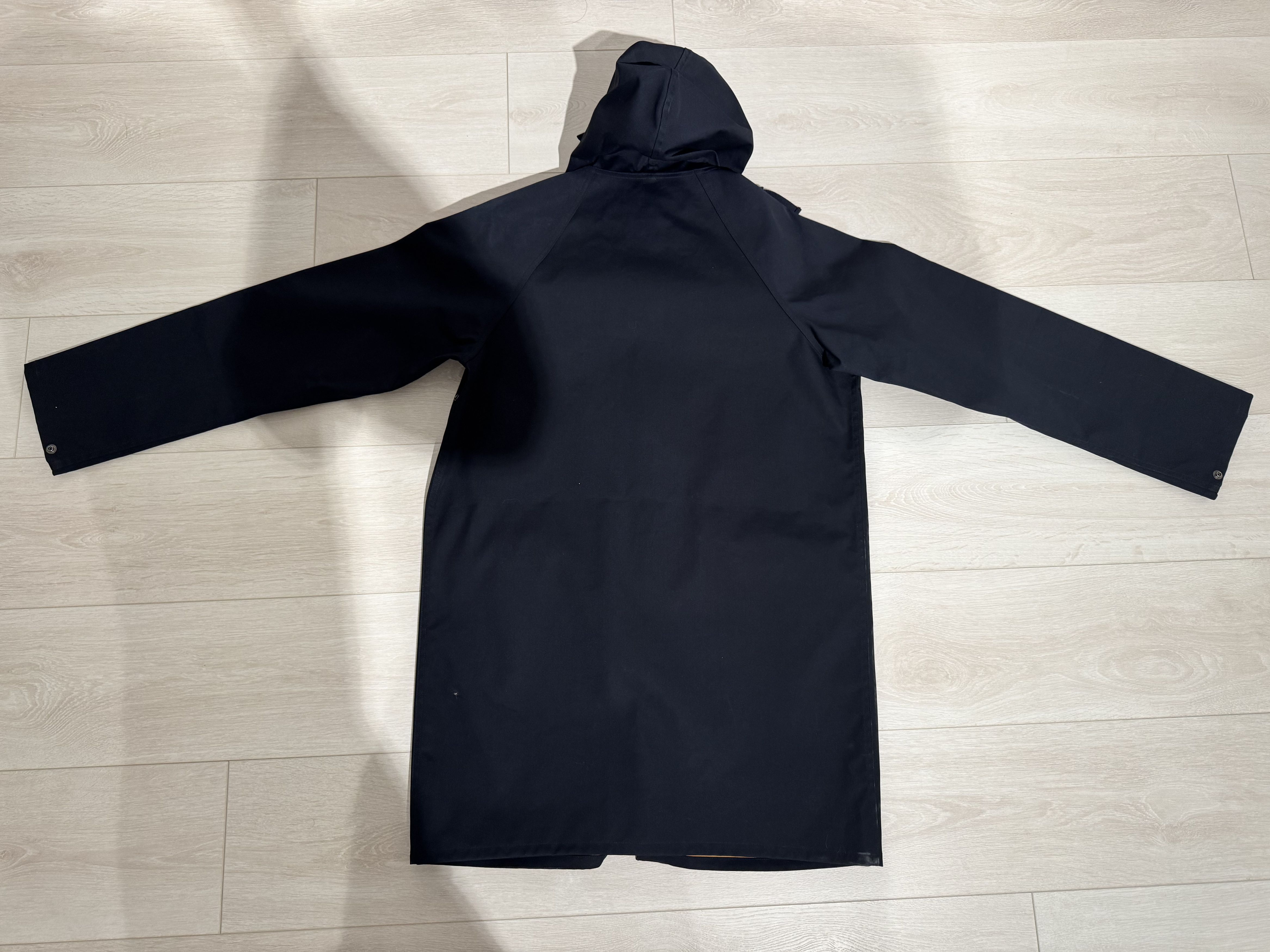JW Anderson × Uniqlo Uniqlo X JW Anderson Windproof Reversible Raincoat Size US S / EU 44-46 / 1 - 4 Thumbnail