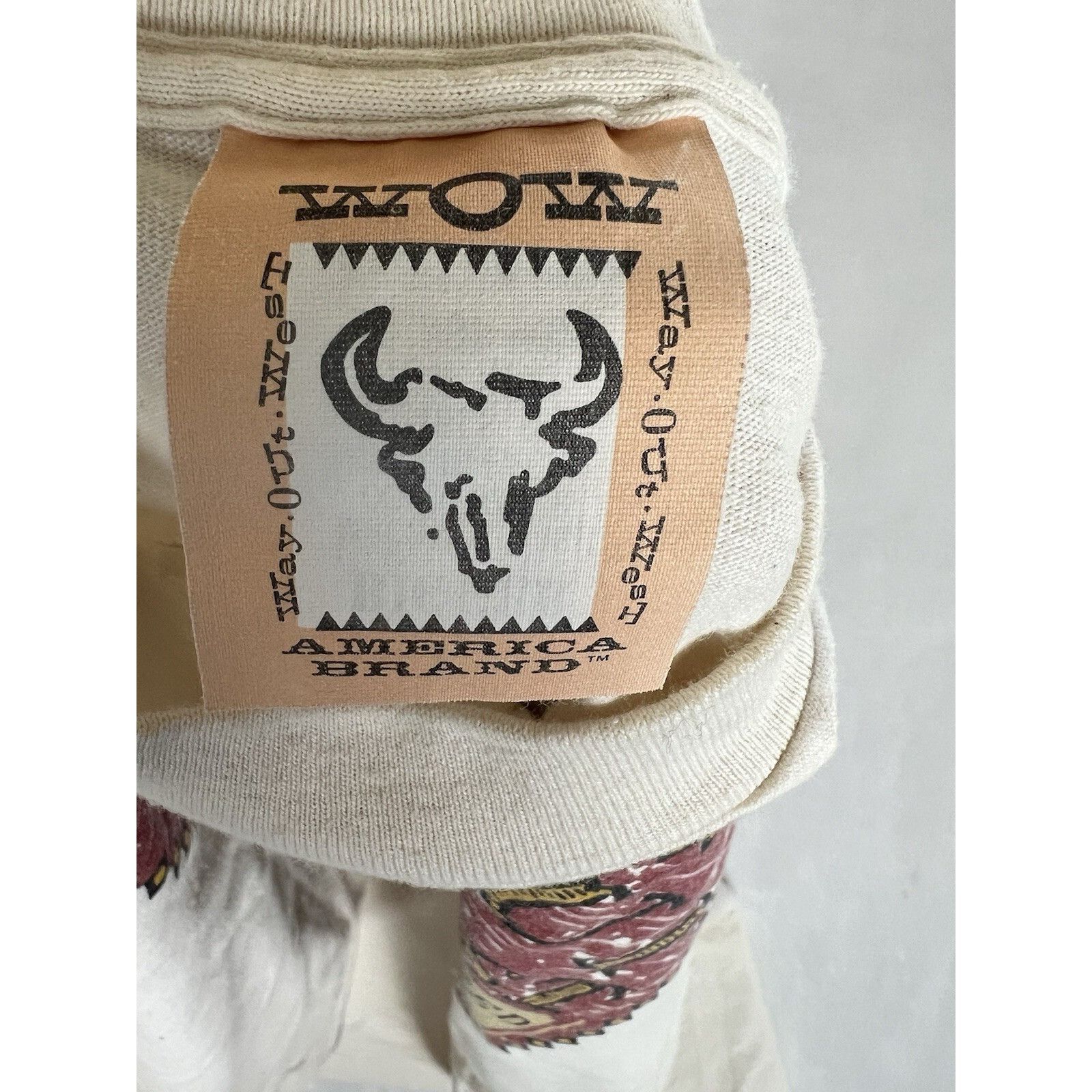 Vintage Vintage Way Out West American Brand T-Shirt WOW Native Ameri Size US XXL / EU 58 / 5 - 7 Thumbnail
