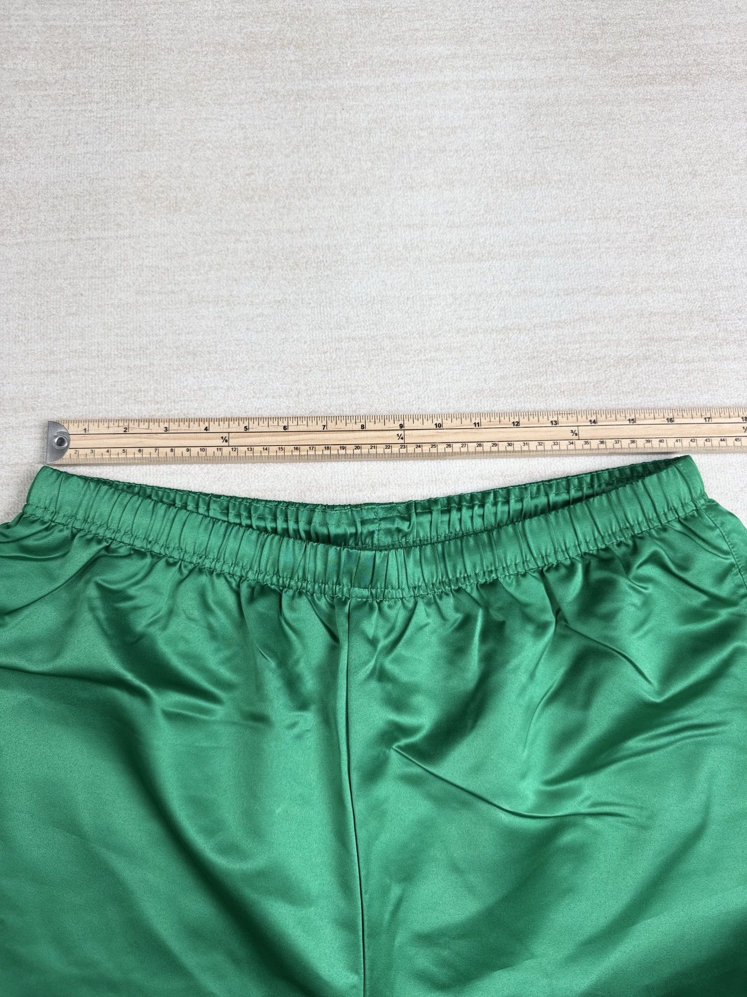 Supreme Supreme Mitchell & Ness Satin Basketball Short Size US 34 / EU 50 - 12 Thumbnail