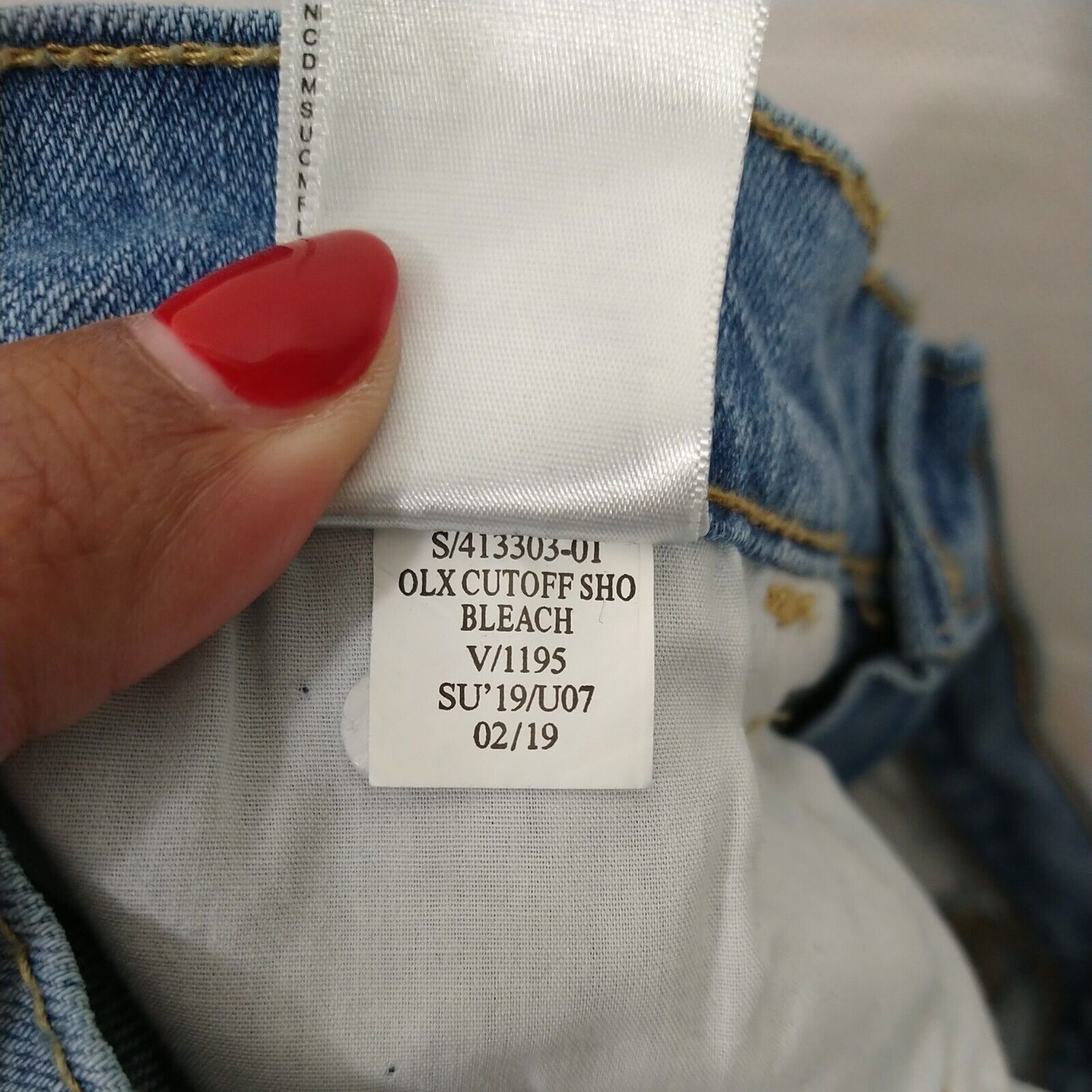 Old Navy Old Navy Cut Off Boyfriend Denim Jean Booty Shorts Size 2 Size 26" / US 2 / IT 38 - 5 Thumbnail