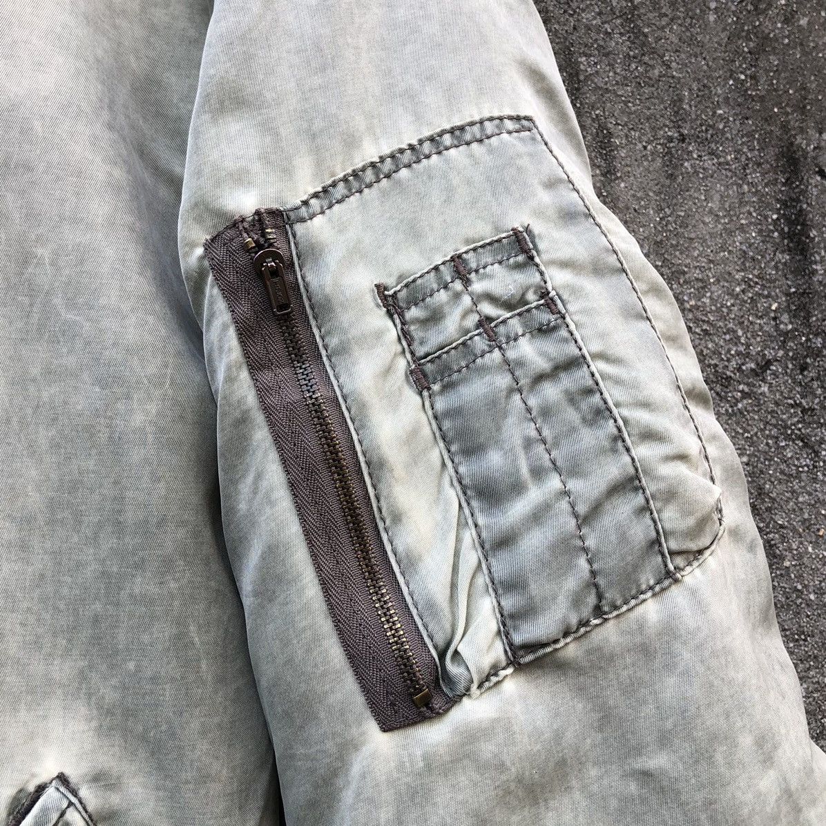 Vintage Vintage Sun Faded Ma-1 Bomber Jacket by Unique Size US L / EU 52-54 / 3 - 7 Thumbnail