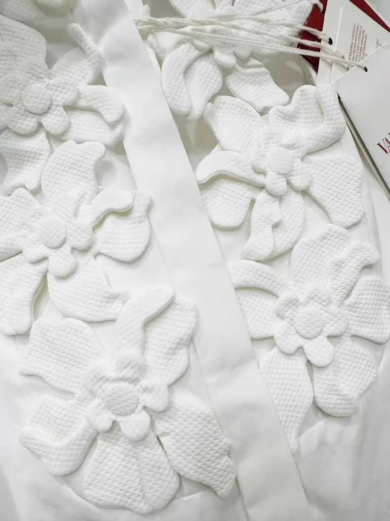 Valentino Valentino Openwork French elegant white maxi dress Size S / US 4 / IT 40 - 3 Thumbnail