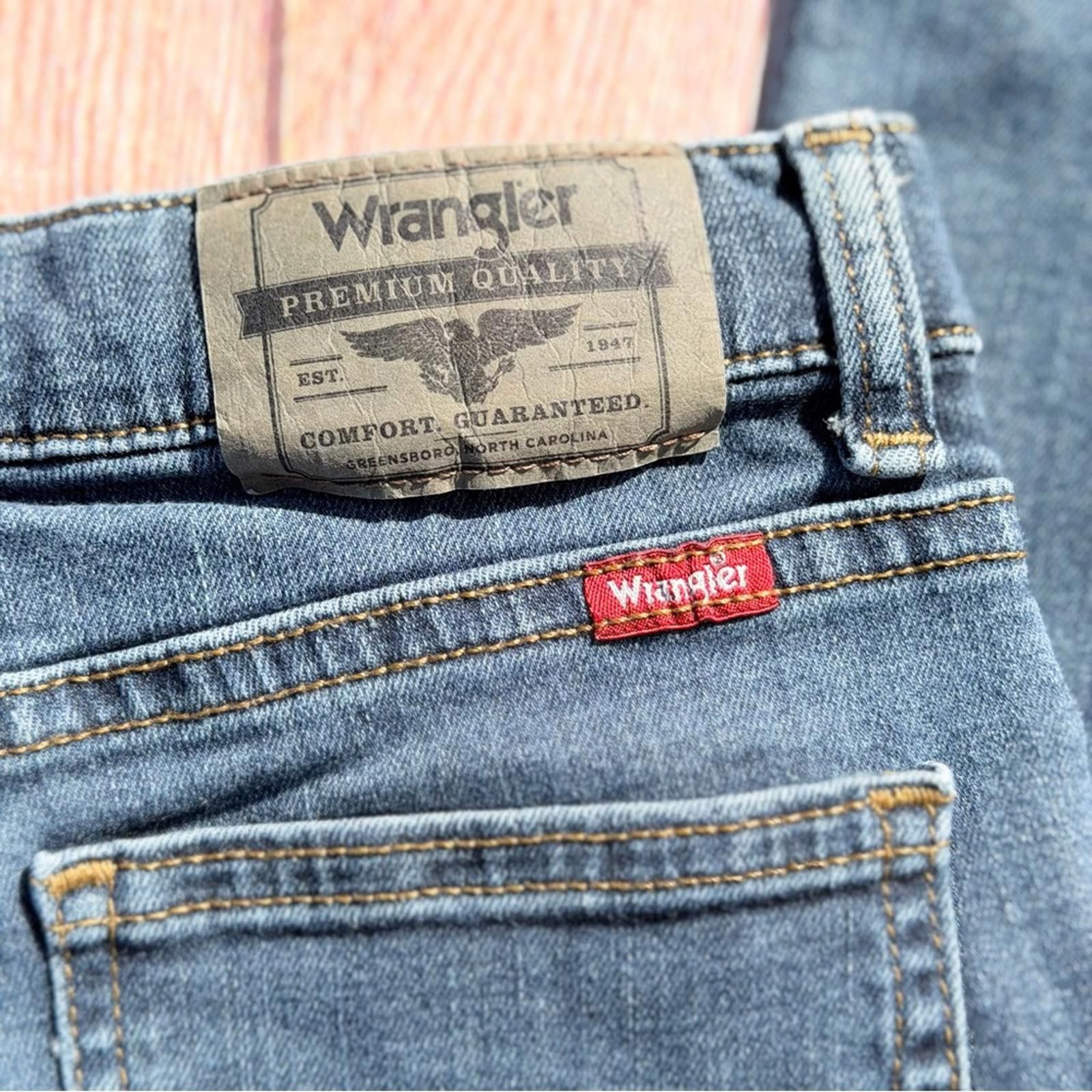 Wrangler Wrangler Boys Classic Straight Jeans Size 10 Size US 26 / EU 42 - 5 Thumbnail