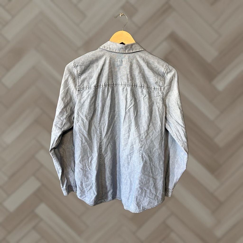 J. Jill J. Jill Womens Blue Denim Long Sleeve Button-Up Size M Medium Denim Shirt Womens Blue Size M / US 6-8 / IT 42-44 - 1 Thumbnail