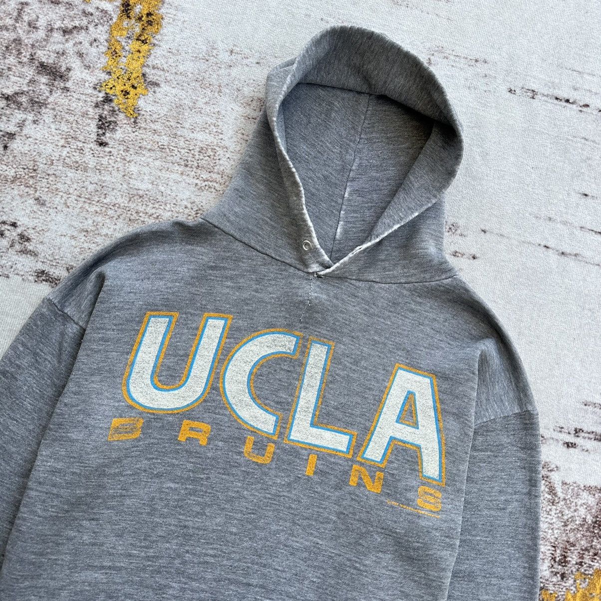 Vintage VINTAGE UCLA SPELL OUT UNIVERSITY COLLEGE 90S Size US M / EU 48-50 / 2 - 5 Thumbnail