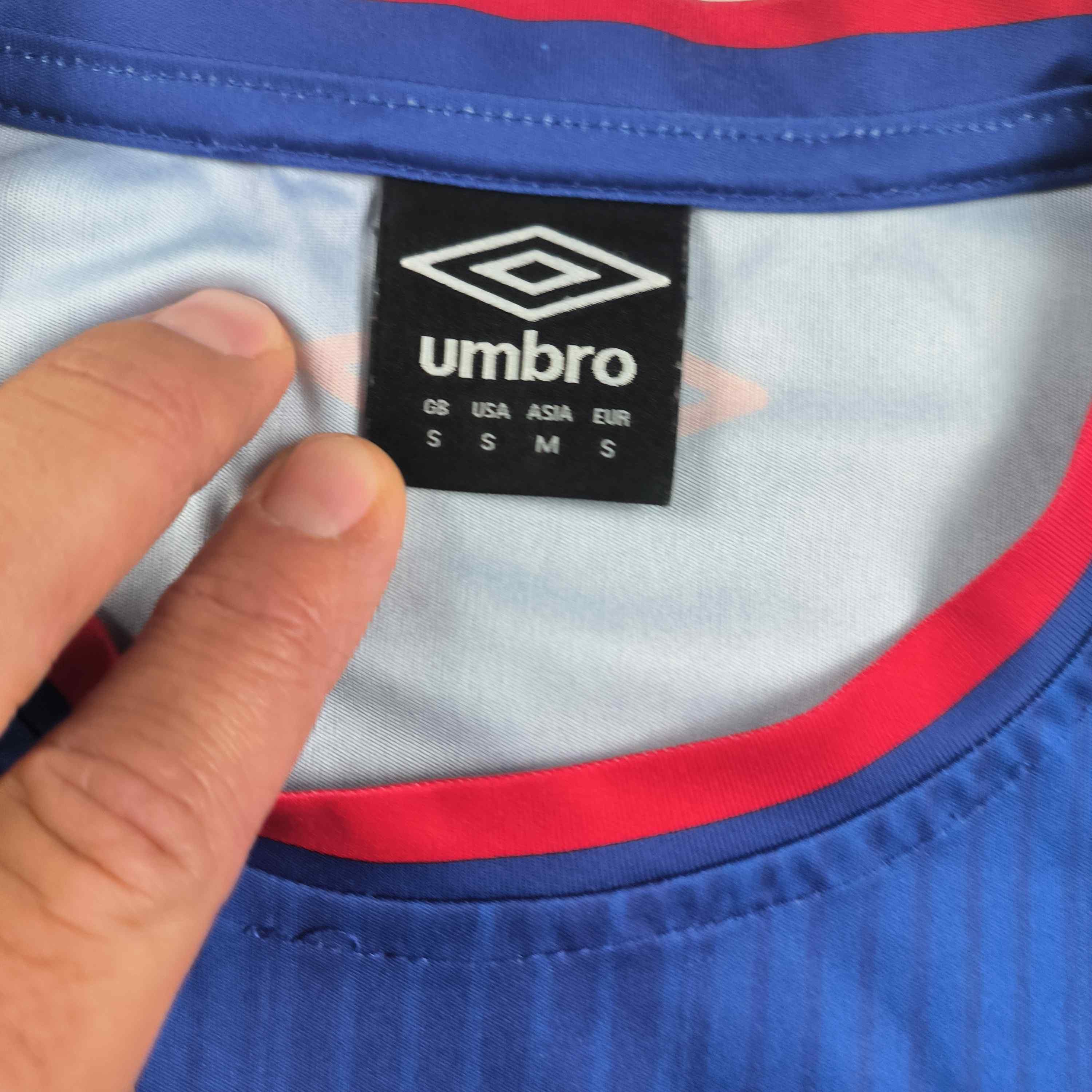 Umbro Valerenga IF 2016-17 Umbro home football jersey size S Size US S / EU 44-46 / 1 - 4 Thumbnail