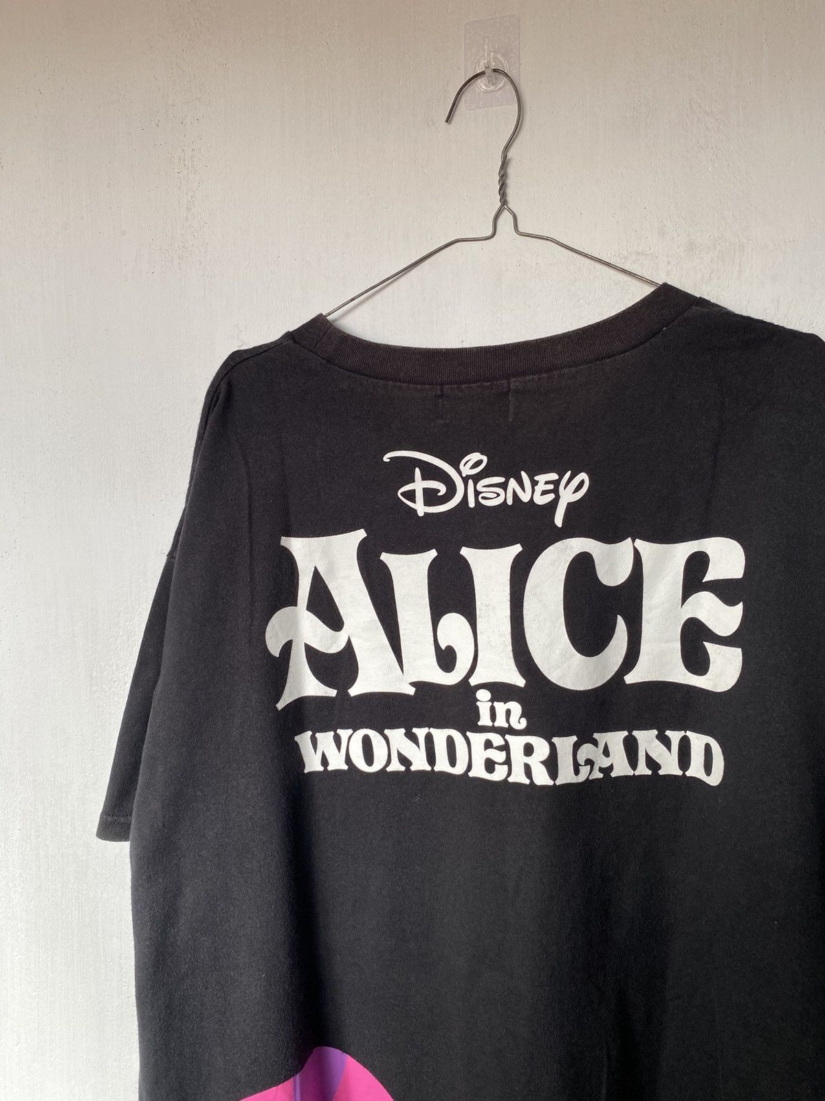 Disney Vintage 00s Disney Alice In Wonderland Movie Tshirt Size US L / EU 52-54 / 3 - 4 Thumbnail