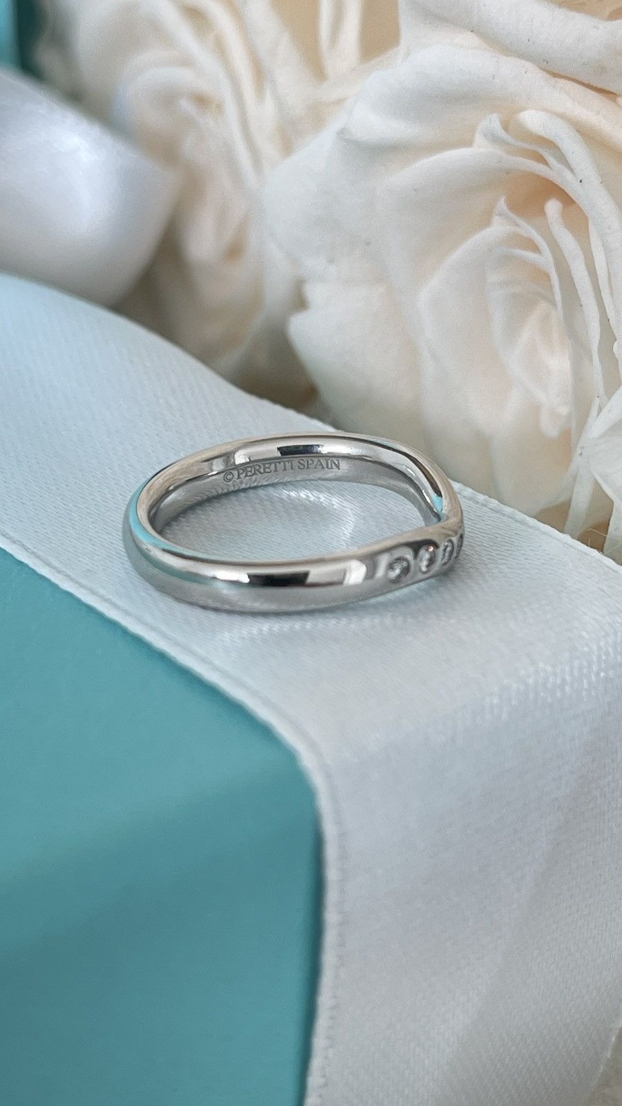 Tiffany & Co. Tiffany & Co. Elsa Peretti Ring in Platinum size 4 $2,800 Size ONE SIZE - 9 Thumbnail