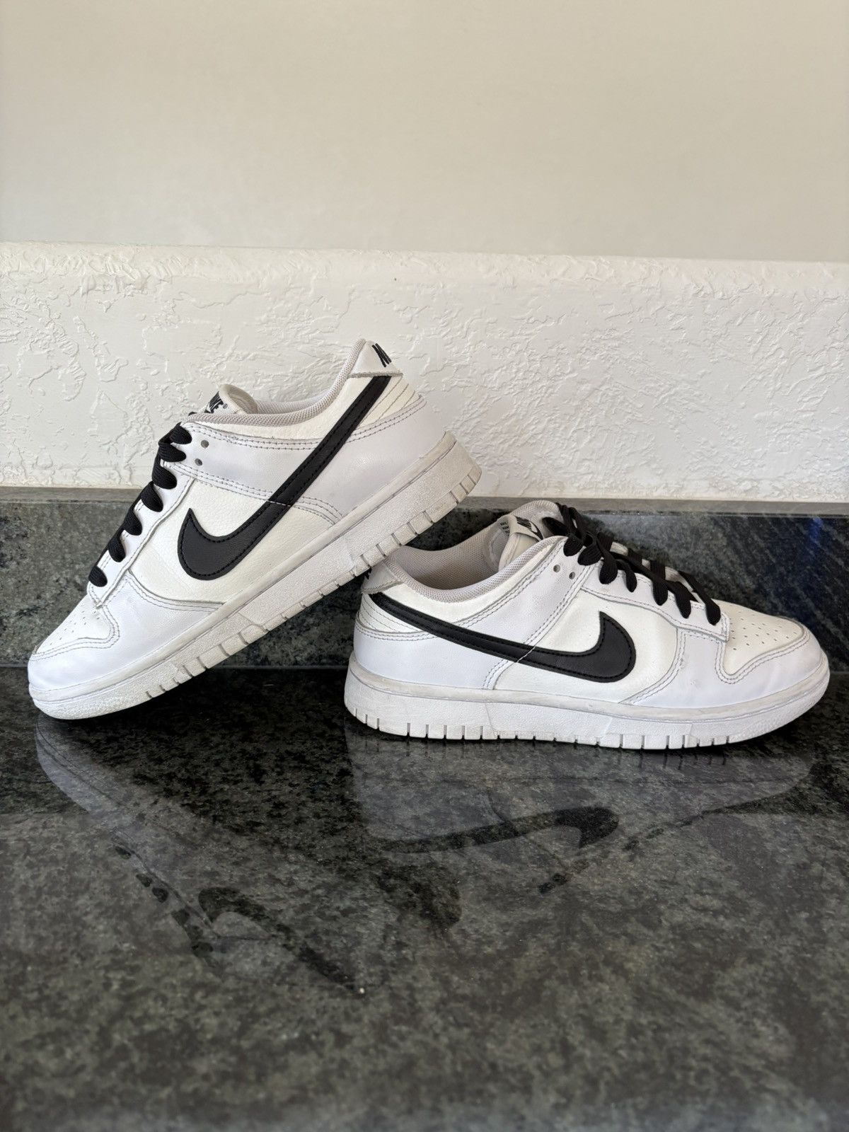 Nike Reverse Panda Dunks | Size 6 | Pre-Owned Size US 6 / EU 39 - 6 Thumbnail