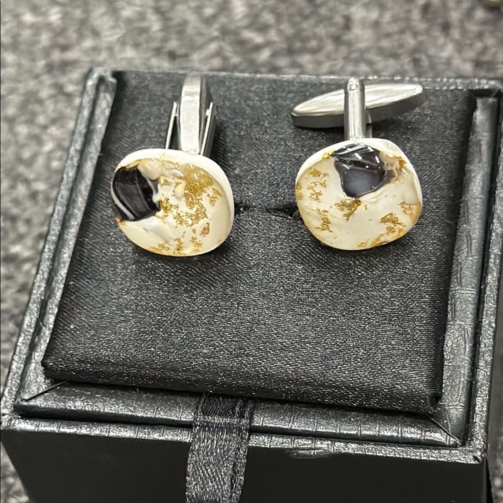 Other NWT Elegant Silver, black and Cream Cufflinks Size ONE SIZE - 2 Thumbnail