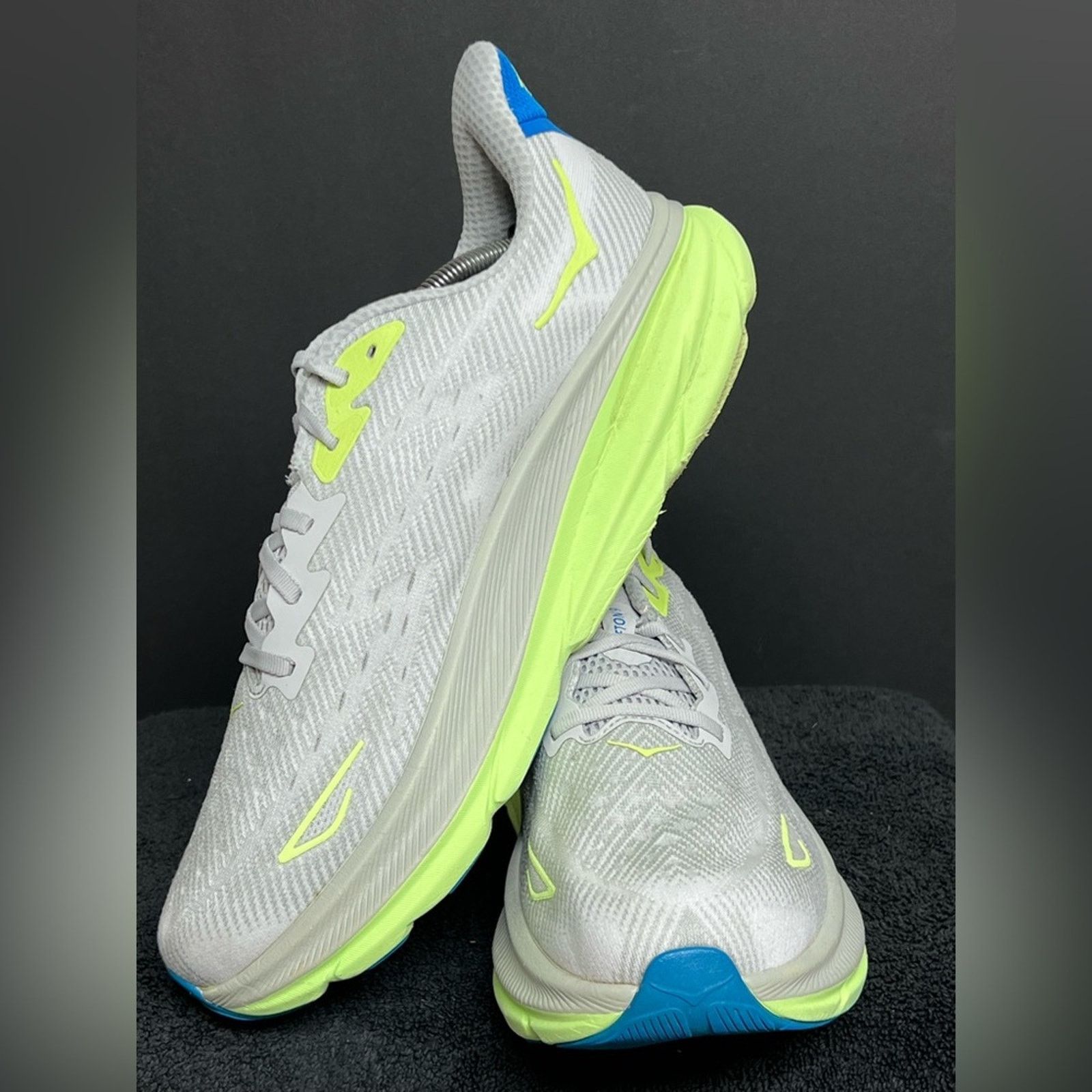 Hoka Hoka One One Clifton 9 Stardust Electric Grey Mens 12.5 D Size US 12.5 / EU 45-46 - 3 Thumbnail