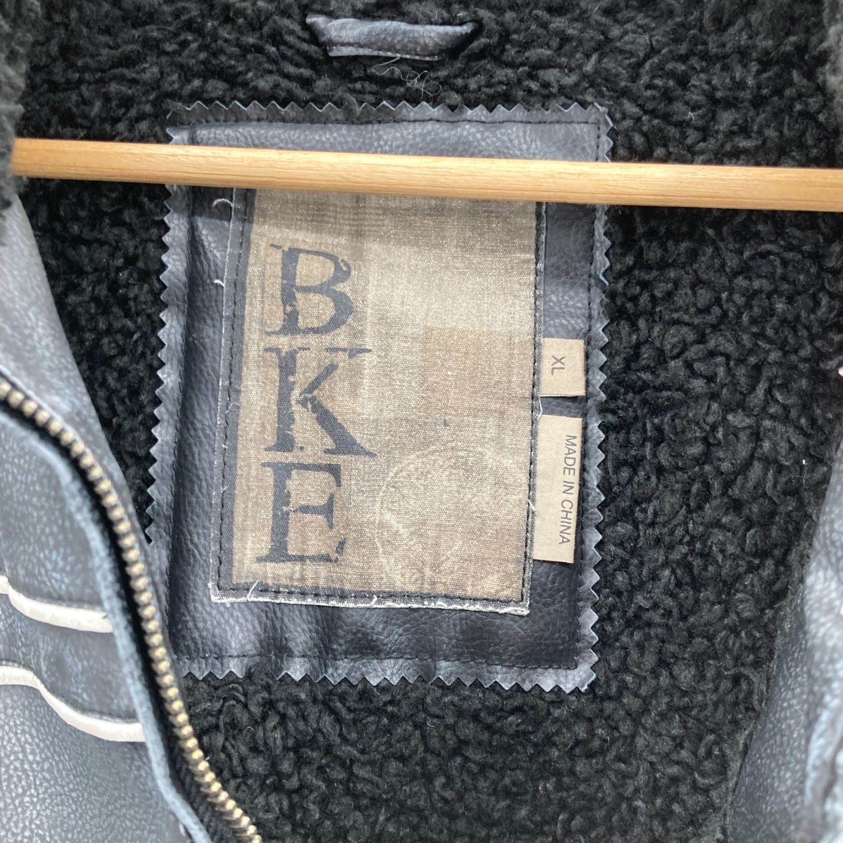 Vintage VINTAGE Buckle BKE Jacket Mens XL Black Faux Leather Sherpa Lined Moto Biker Size US XL / EU 56 / 4 - 2 Thumbnail