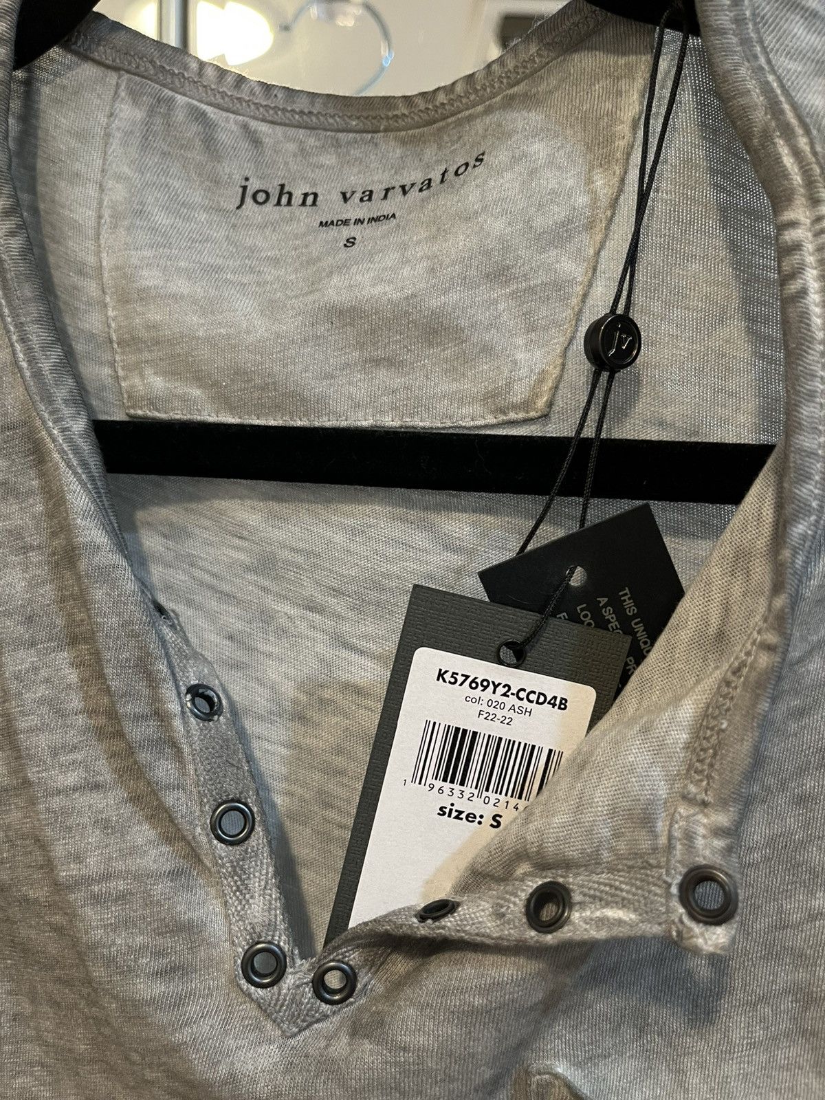 Valentino Burnout Henley Tee small Size US S / EU 44-46 / 1 - 7 Thumbnail