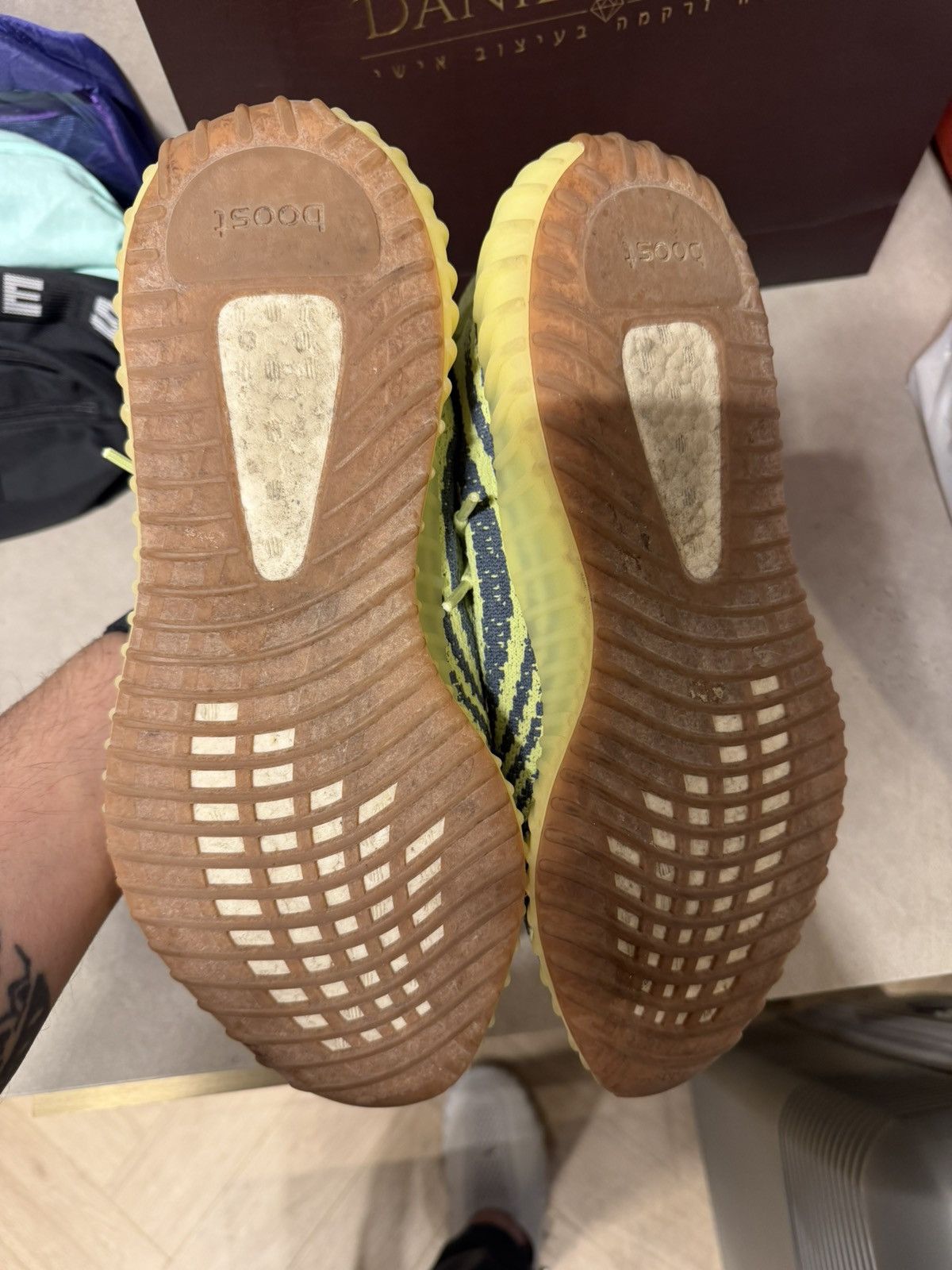 Yeezy Adidas Yeezy Boost 350 V2 Frozen Yellow 12.5US Size US 12.5 / EU 45-46 - 4 Thumbnail