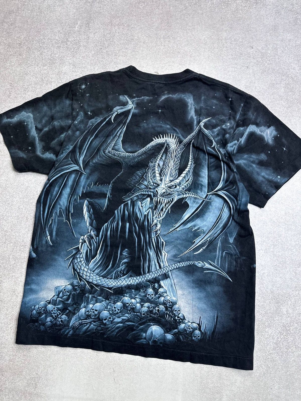 Vintage Vintage Dragon All Over Print Rare T-shirt L Size US L / EU 52-54 / 3 - 4 Thumbnail