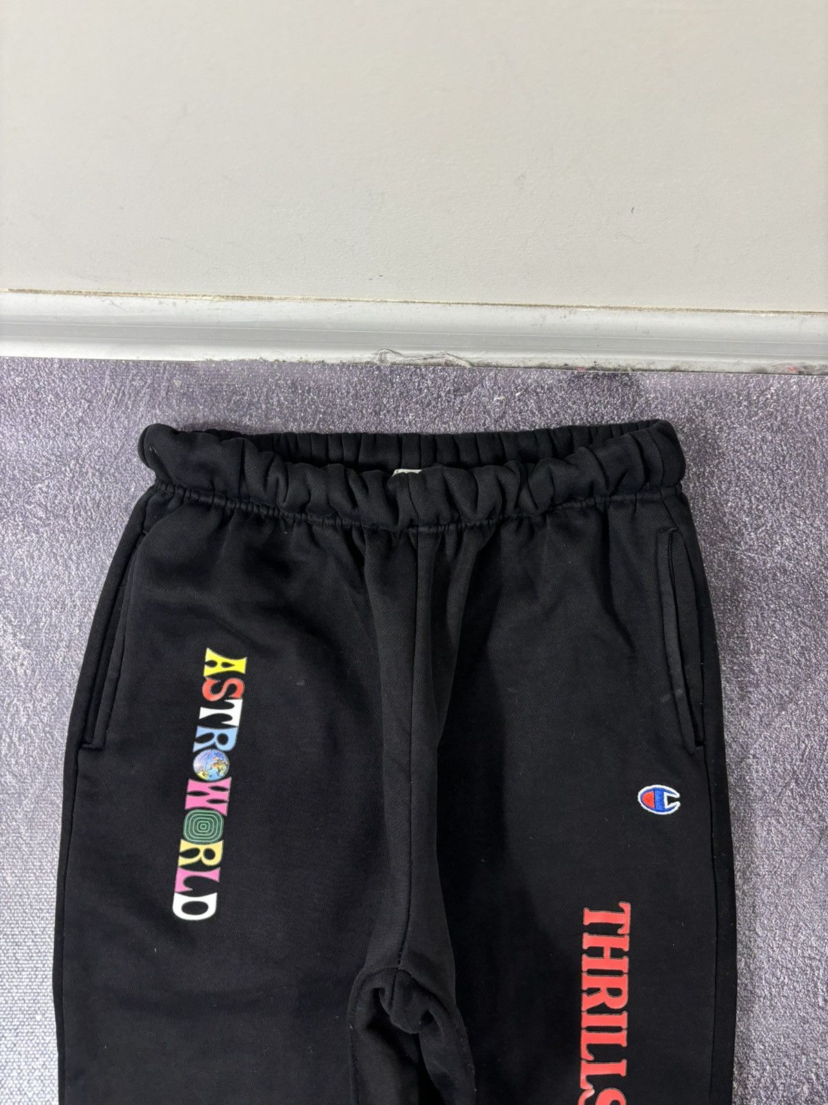 Champion Champion X Travis Scott Astroworld Hype Black Sweatpants Size US 30 / EU 46 - 5 Thumbnail