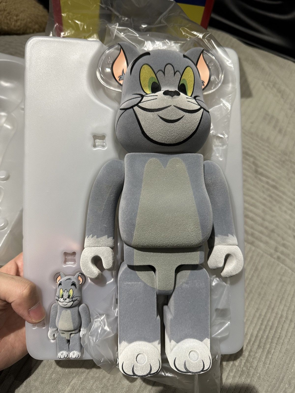 Bearbrick Tom and Jerry:Tom Flocky 100% & 400% Set