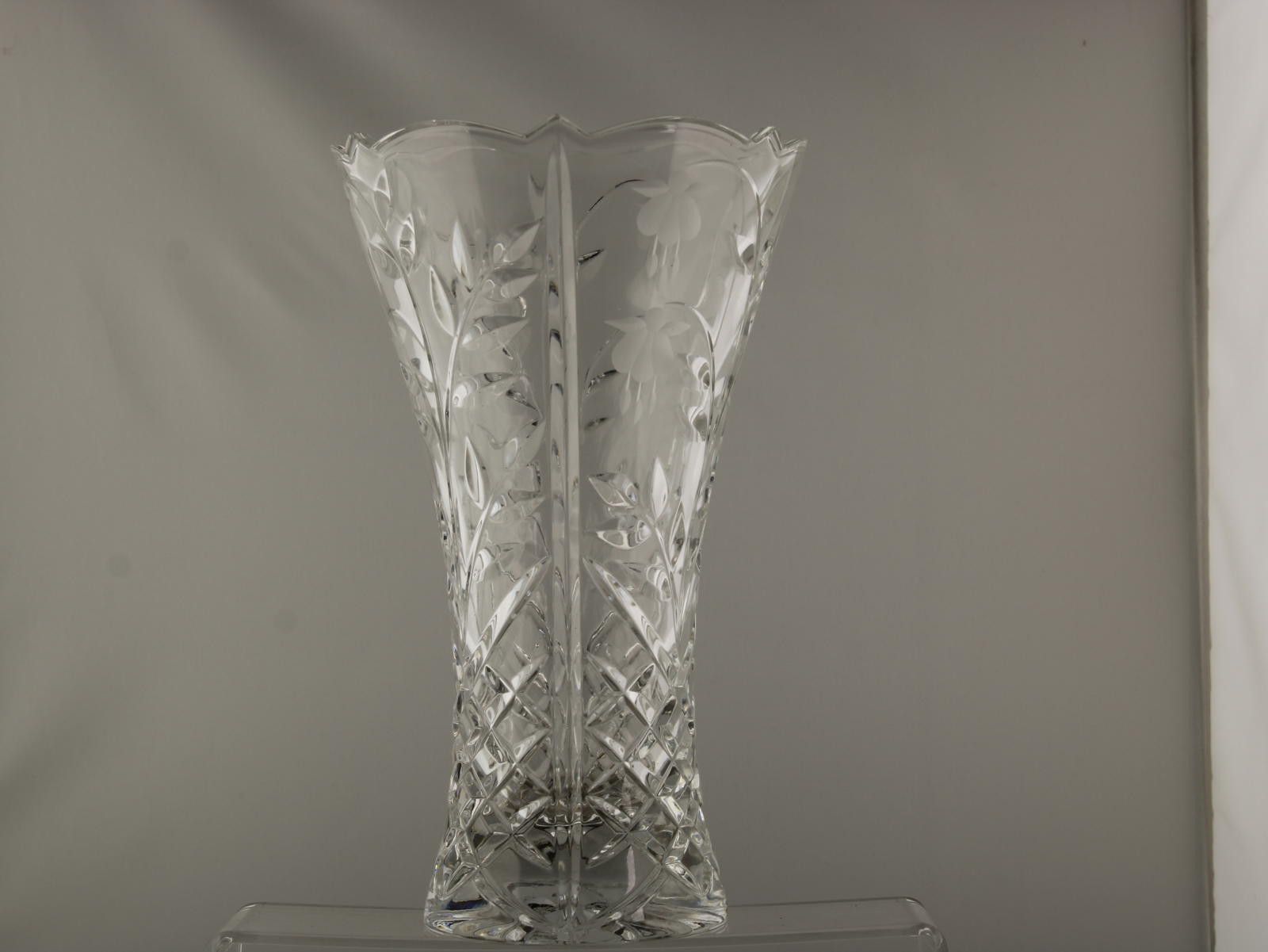The Unbranded Brand Stunning Lead Crystal Cut Vase 12 1/4" Size ONE SIZE - 3 Thumbnail
