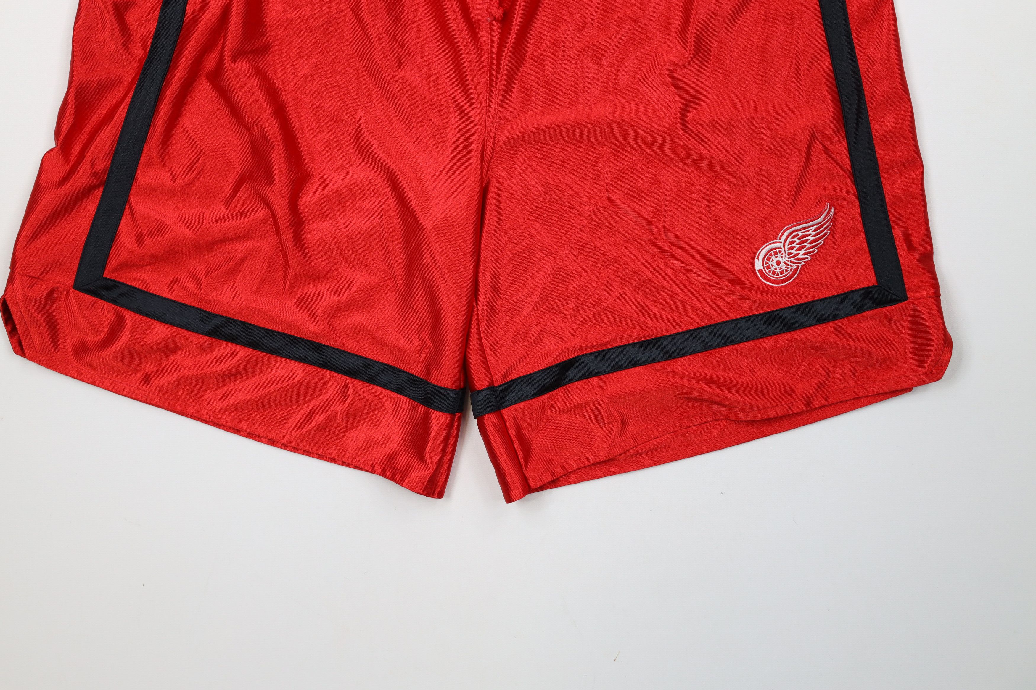 Vintage Vintage 90s Wings Hockey Gym Basketball Shorts Red Polyester Size US 36 / EU 52 - 4 Thumbnail