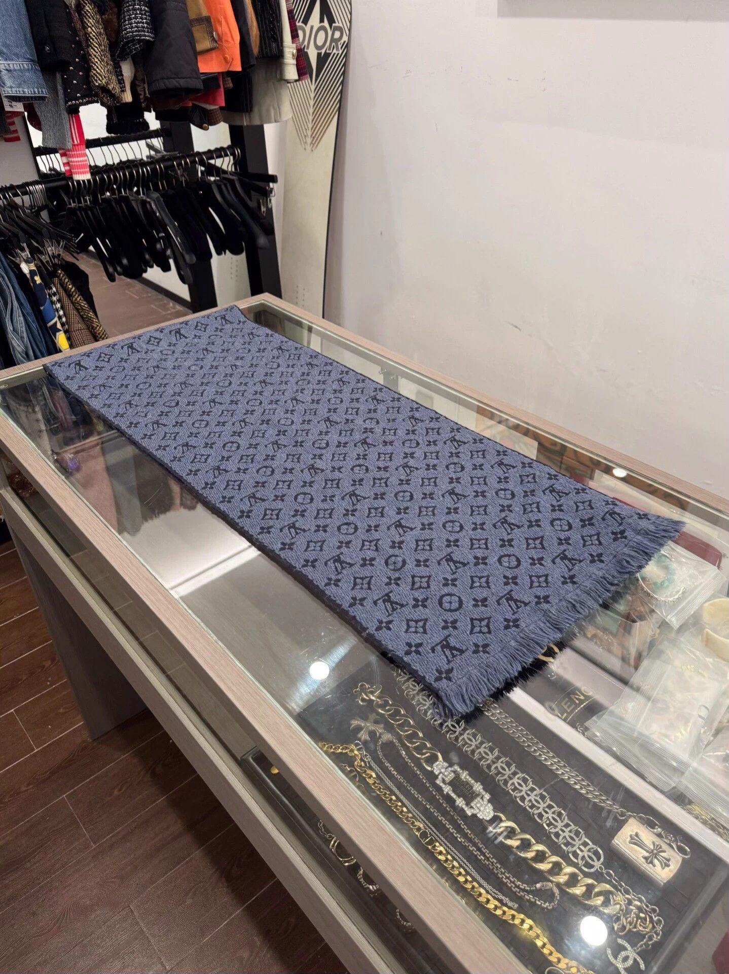 Louis Vuitton LV Blue Monogram Print Double-sided Tassel Wool Scarf Size ONE SIZE - 1 Thumbnail