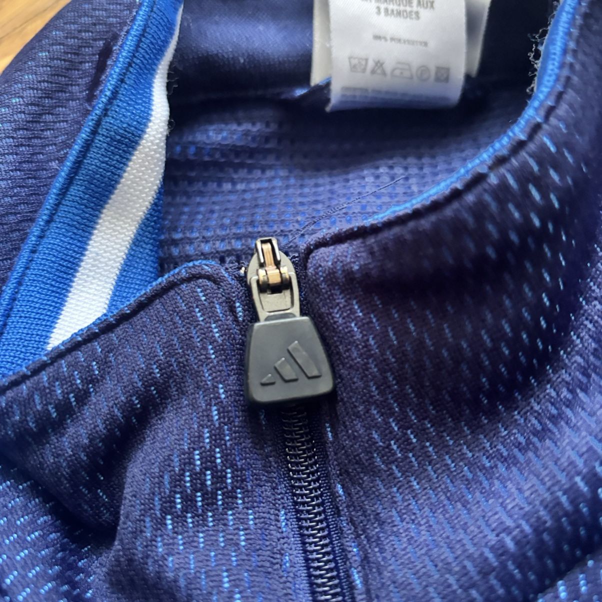 Vintage Vintage Avant-Garde Adidas Basketball Zip Jersey Size US S / EU 44-46 / 1 - 10 Thumbnail