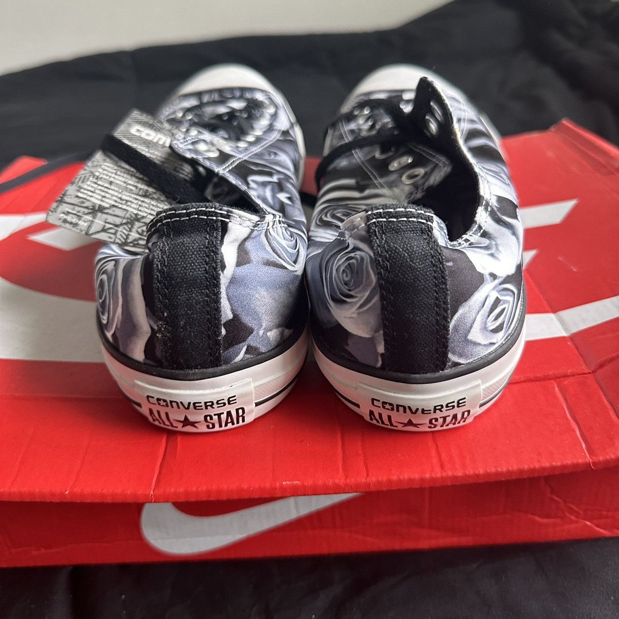 Converse Rose Printed Converse 🥀 Size US 10.5 / EU 43-44 - 4 Thumbnail