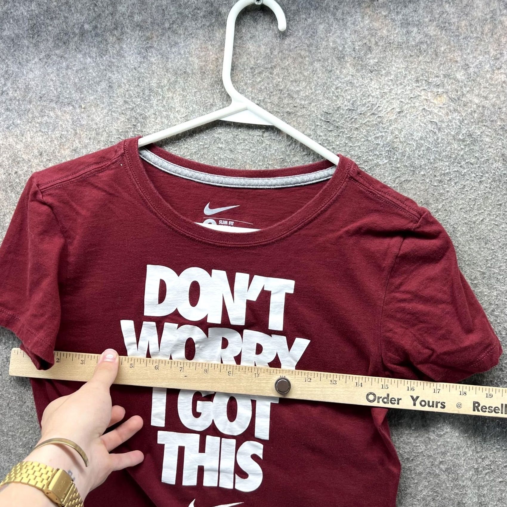 Nike Nike Shirt Womens Small Red Slim Fit Dont Worry I Got This Graphic Swoosh Tee Size S / US 4 / IT 40 - 5 Thumbnail