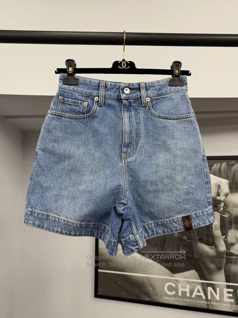 Louis Vuitton Louis Vuitton High-waisted denim shorts Size 33" - 1 Thumbnail