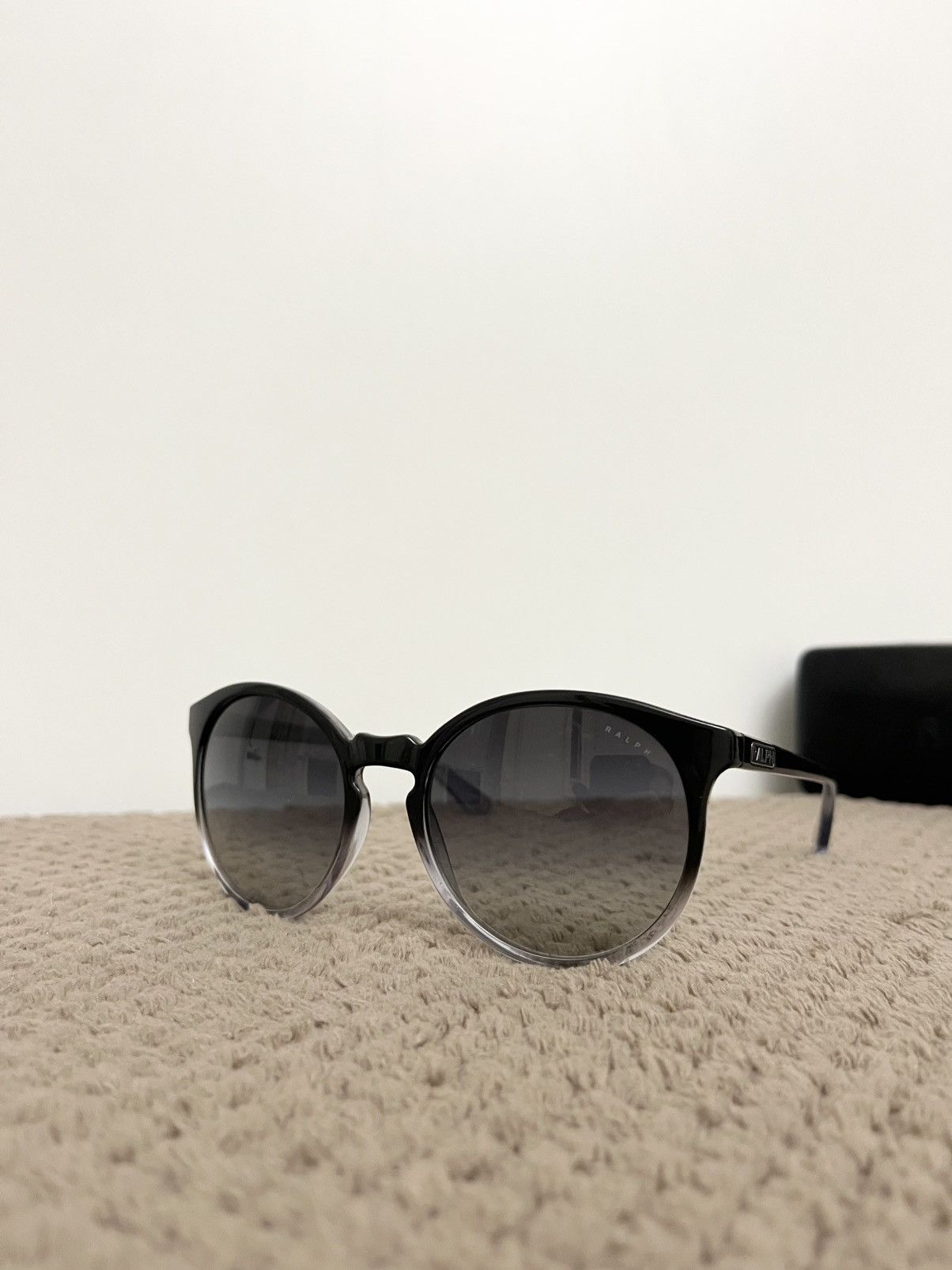 Ralph Lauren Ralph Lauren Sunglasses Gradient Classic Style with Case Size ONE SIZE - 3 Thumbnail