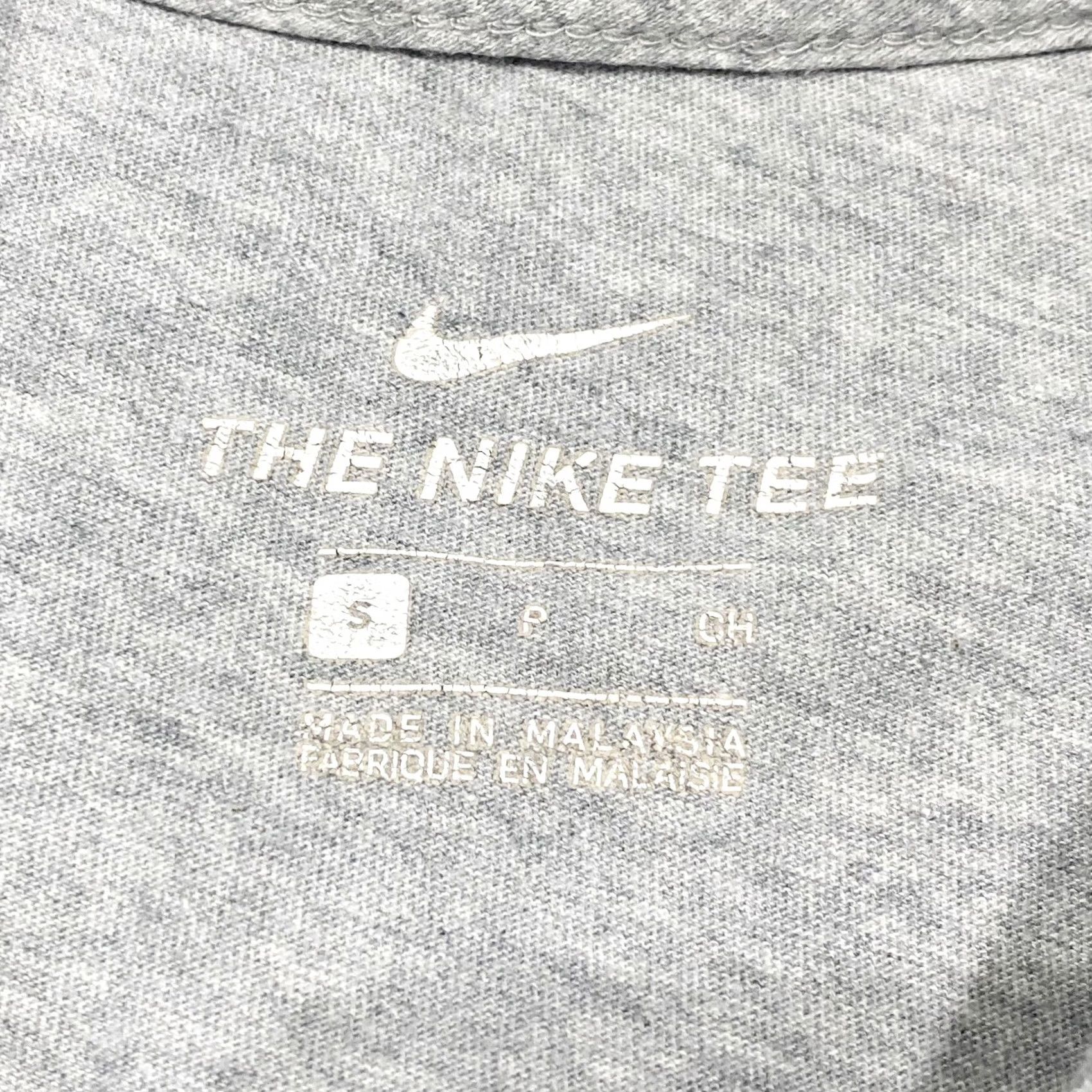 Nike Nike Shirt Size Small Sportswear Club Tee Mens In Grey Used Crew Neck Top Size US S / EU 44-46 / 1 - 6 Thumbnail