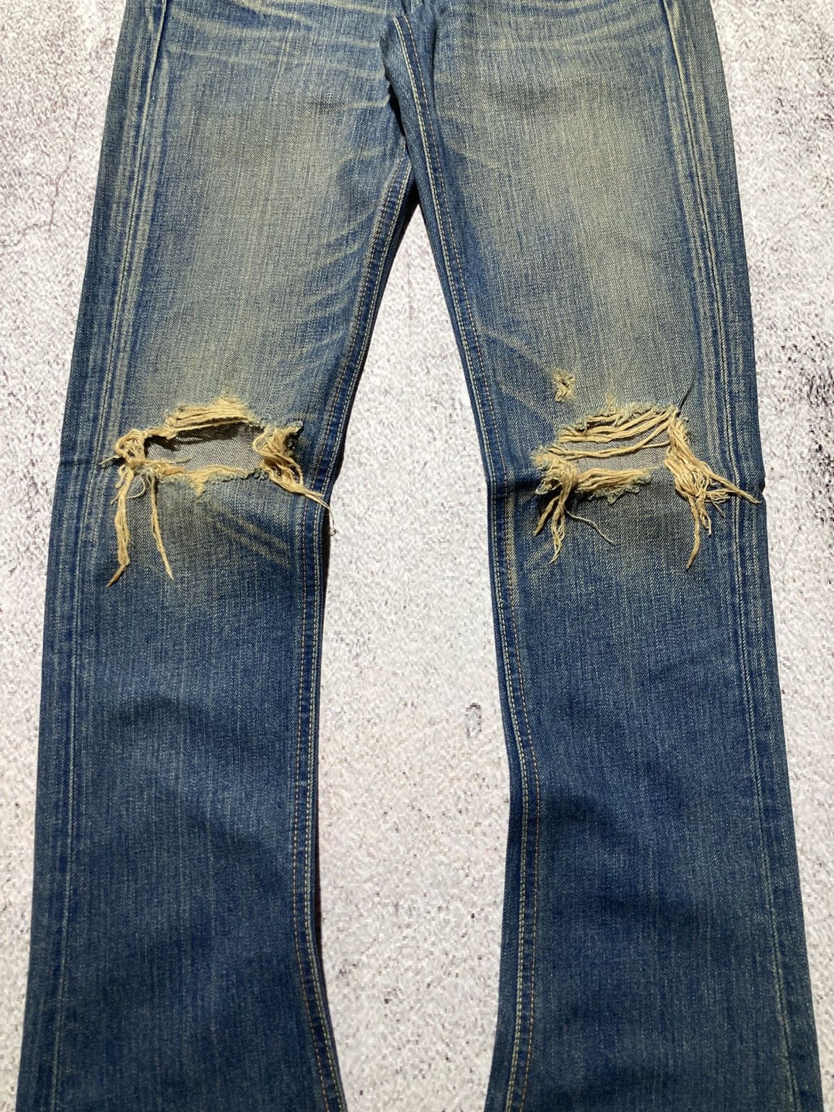 Japanese Brand 🇯🇵 2000s SLY Japan Ripped Bootcut Denim Jeans Pants Blue Wash Size US 26 / EU 42 - 6 Thumbnail