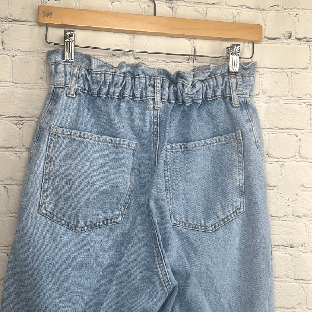 Zara Zara Women's Blue Light Wash Paper Bag Style High Waisted Jeans Size 4 User: Zara Women's Blue Light Wash Paper Bag Style High Waisted Jeans Size 4 Size 27" / US 4 / IT 40 - 3 Thumbnail