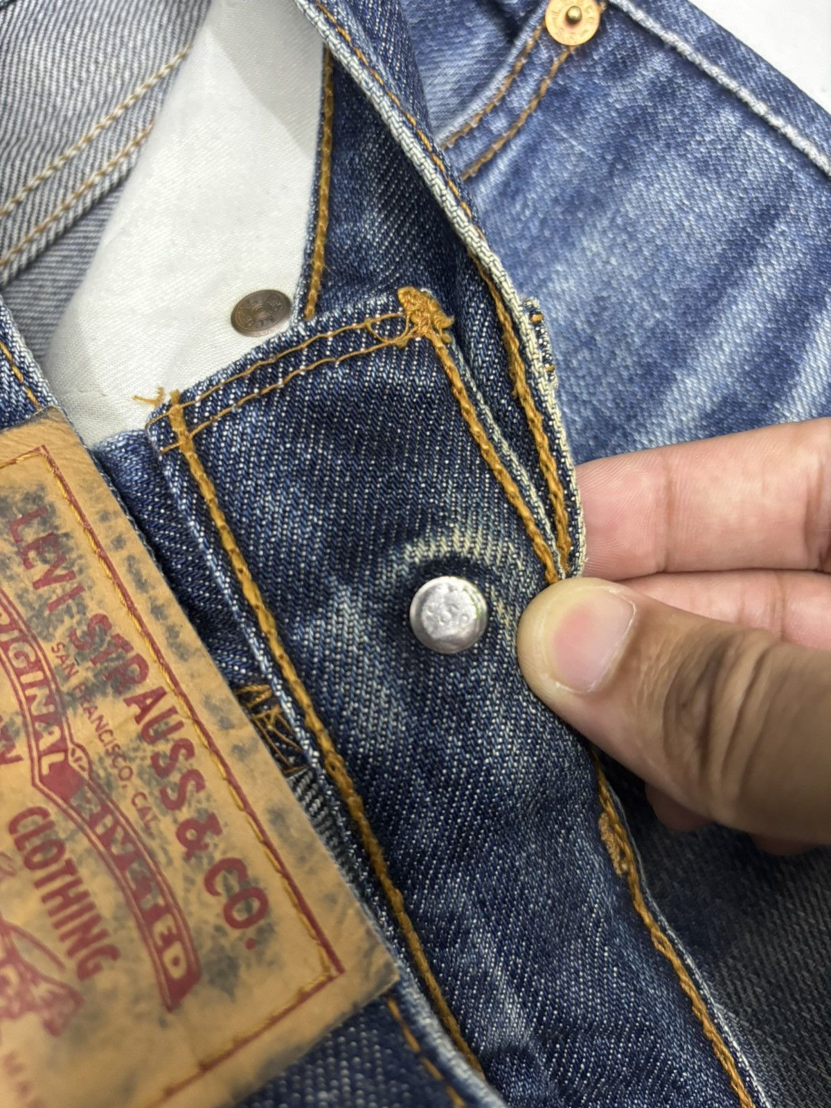 Levi's Vintage Clothing Vintage Levis 517 Bootcut Distressed Denim Flare Jeans Size US 28 / EU 44 - 14 Thumbnail