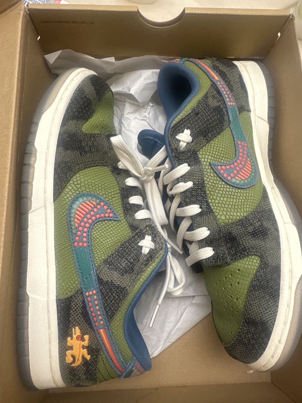 Nike Dunk Low “siempre familia” Size US 9.5 / EU 42-43 - 1 Thumbnail