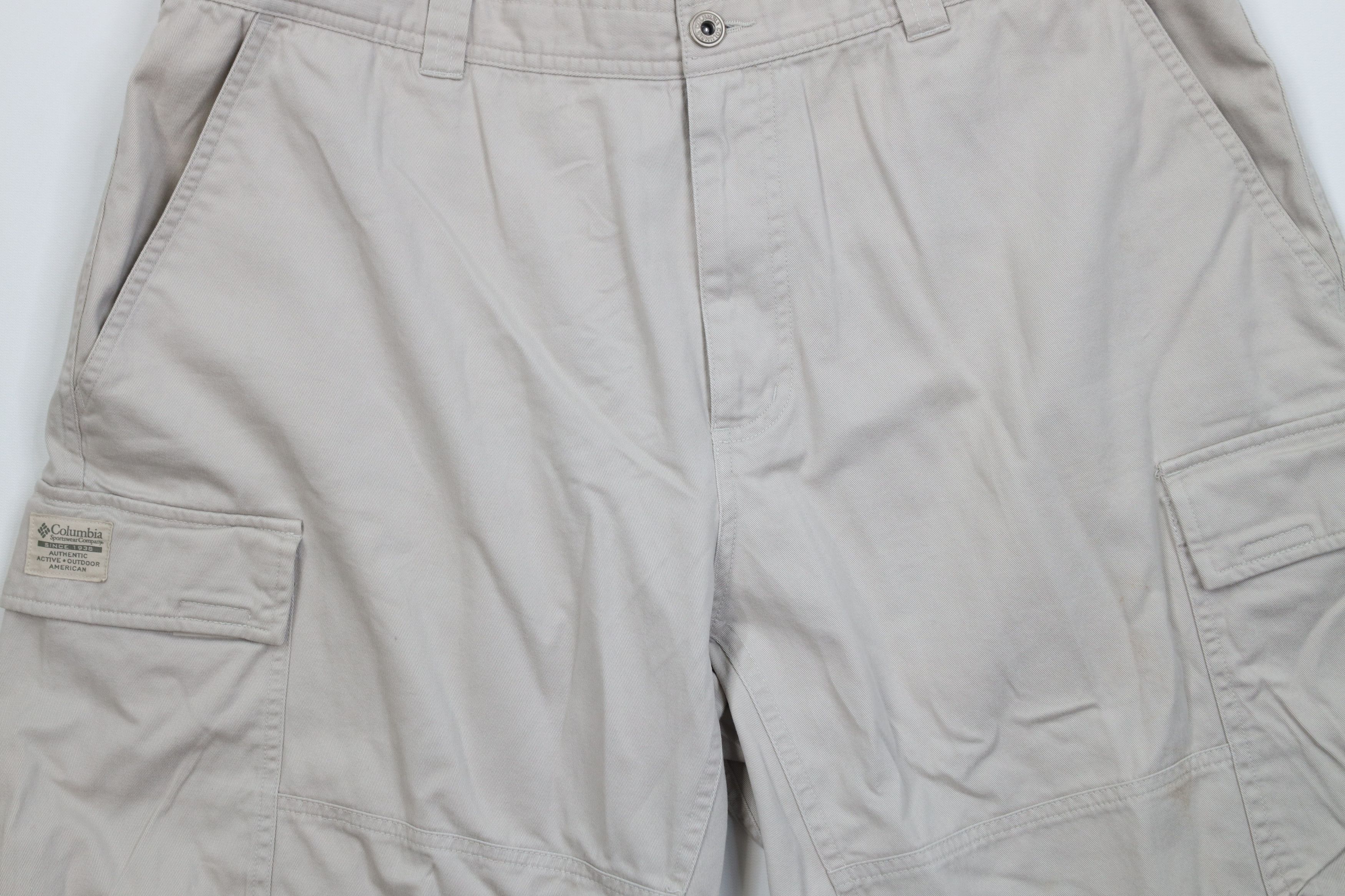 Columbia Vintage Columbia Spell Out Relaxed Cargo Shorts Beige Cotton Size US 38 / EU 54 - 3 Thumbnail