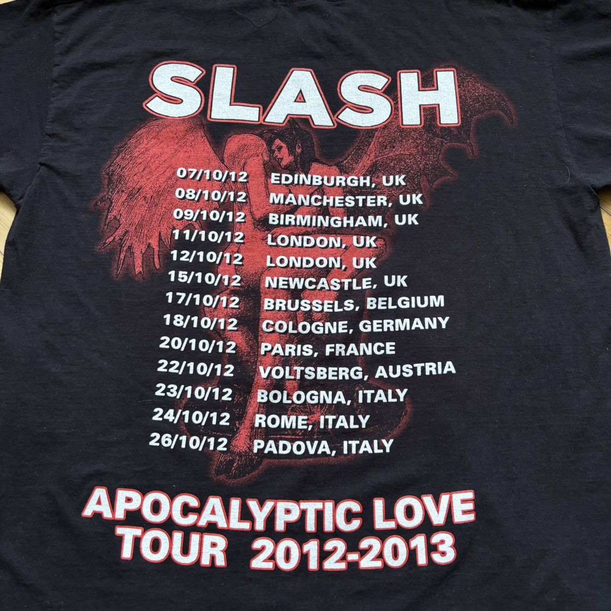 Vintage Vintage SLASH APOCALYPTIC LOVE TOUR 2012 Collectible T-Shirt Size US M / EU 48-50 / 2 - 3 Thumbnail