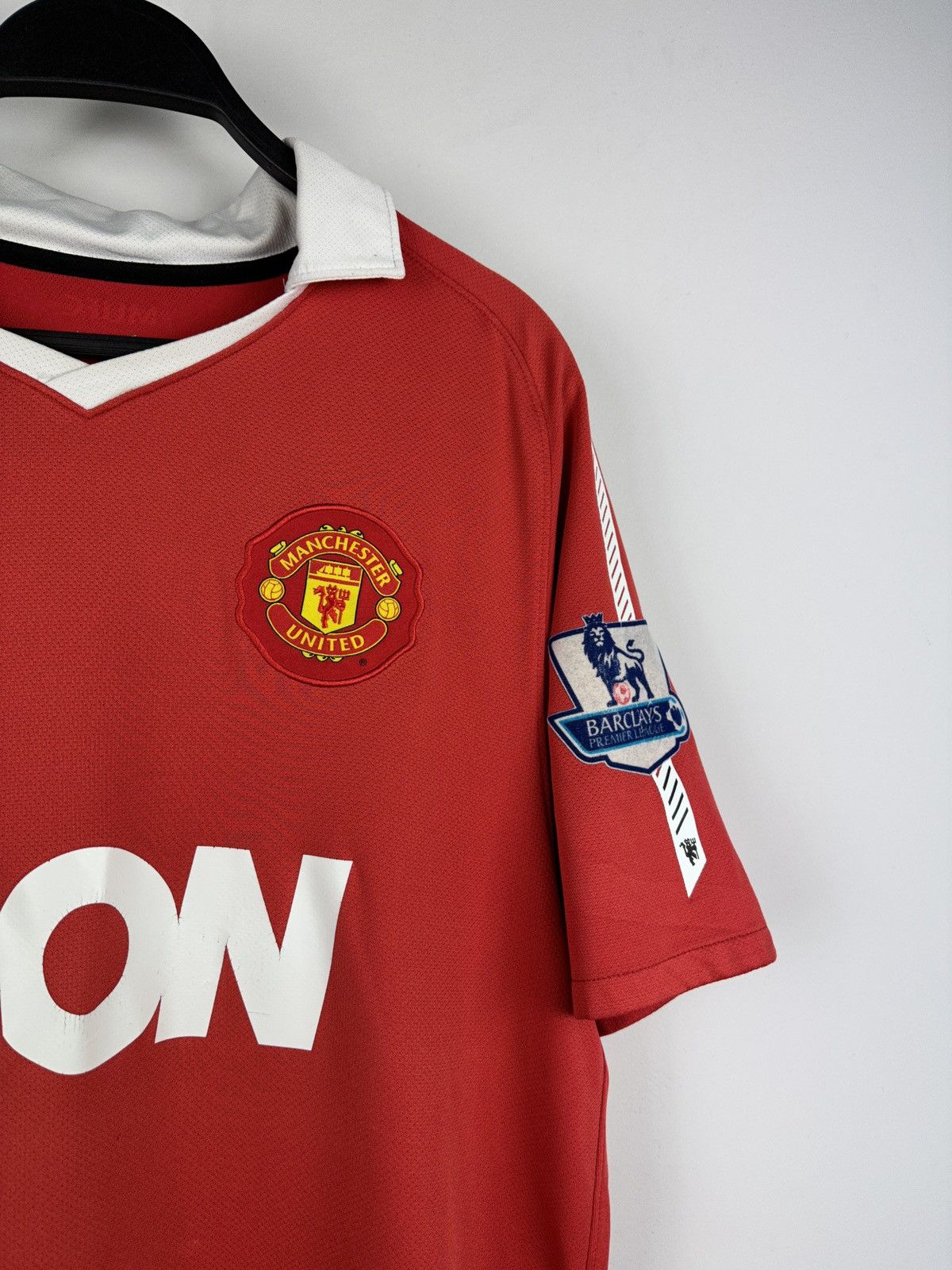 Nike Nani #17 2010-11 Nike Manchester United Soccer Jersey Size US L / EU 52-54 / 3 - 9 Thumbnail