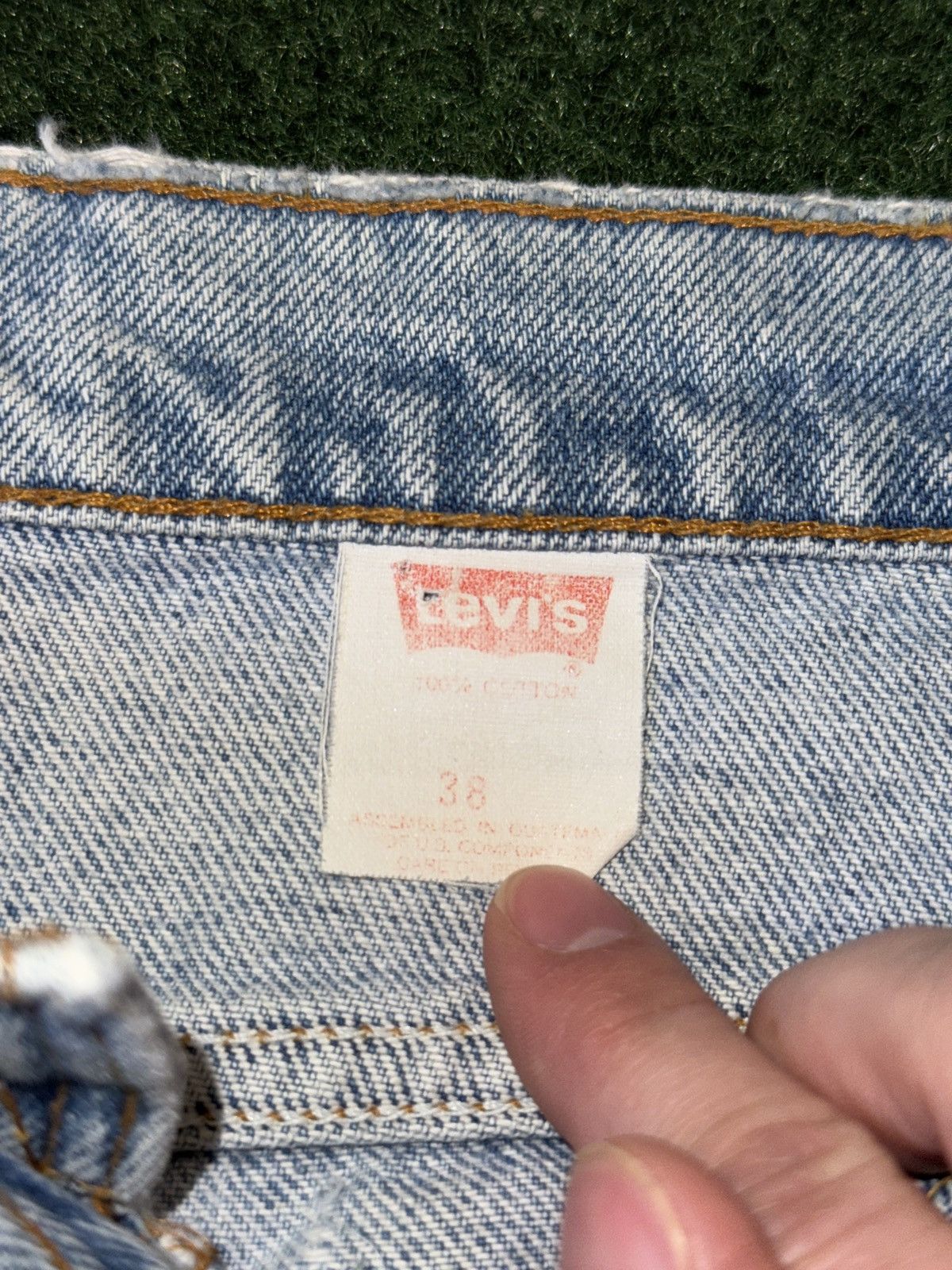 Levi's Vintage Clothing Vtg 90s Levi’s 550 Jorts Relaxed Light Wash Denim Shorts Size US 38 / EU 54 - 4 Thumbnail