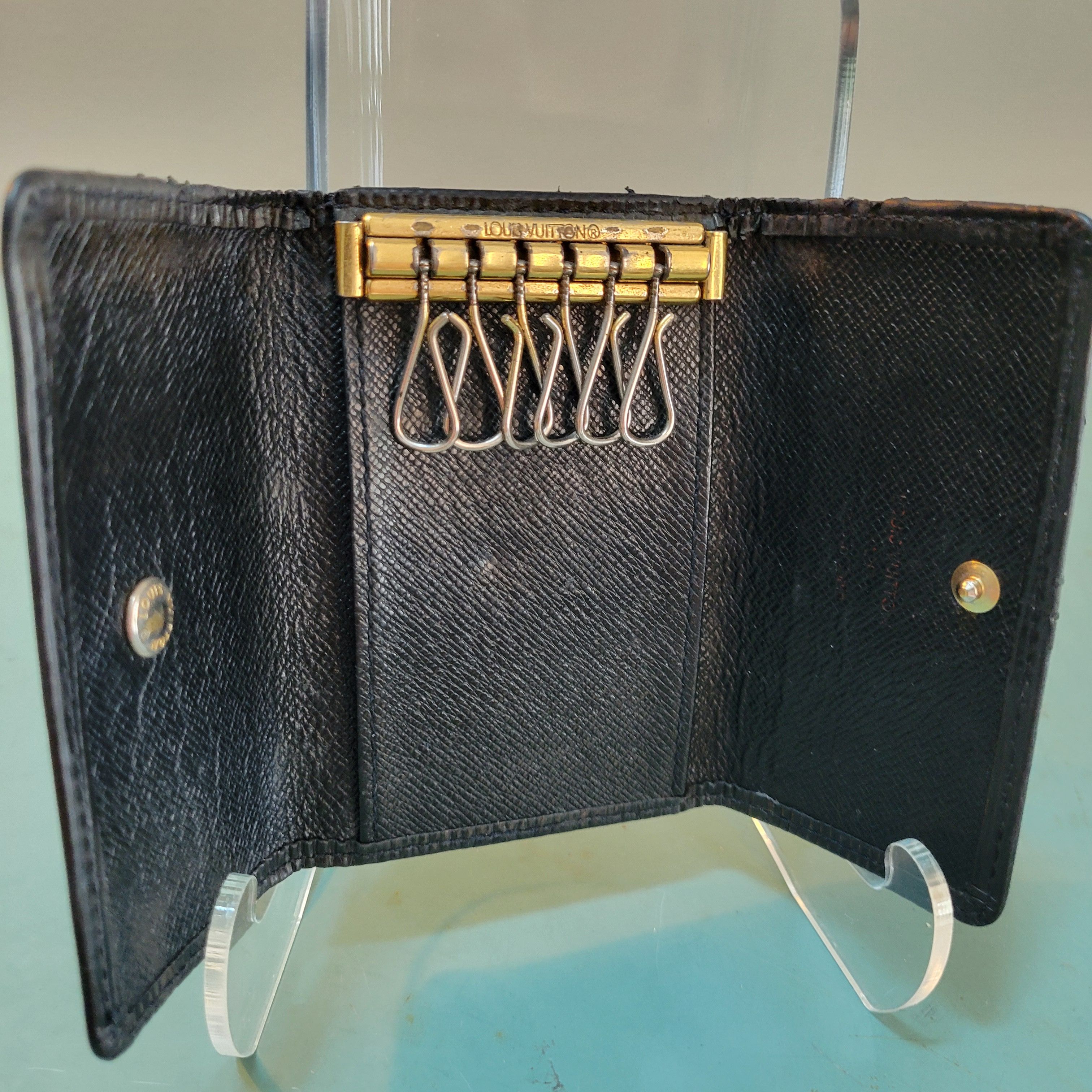 Louis Vuitton Louis Vuitton Black Epi Leather Key Holder Key Case 6 Keys Size ONE SIZE - 6 Thumbnail
