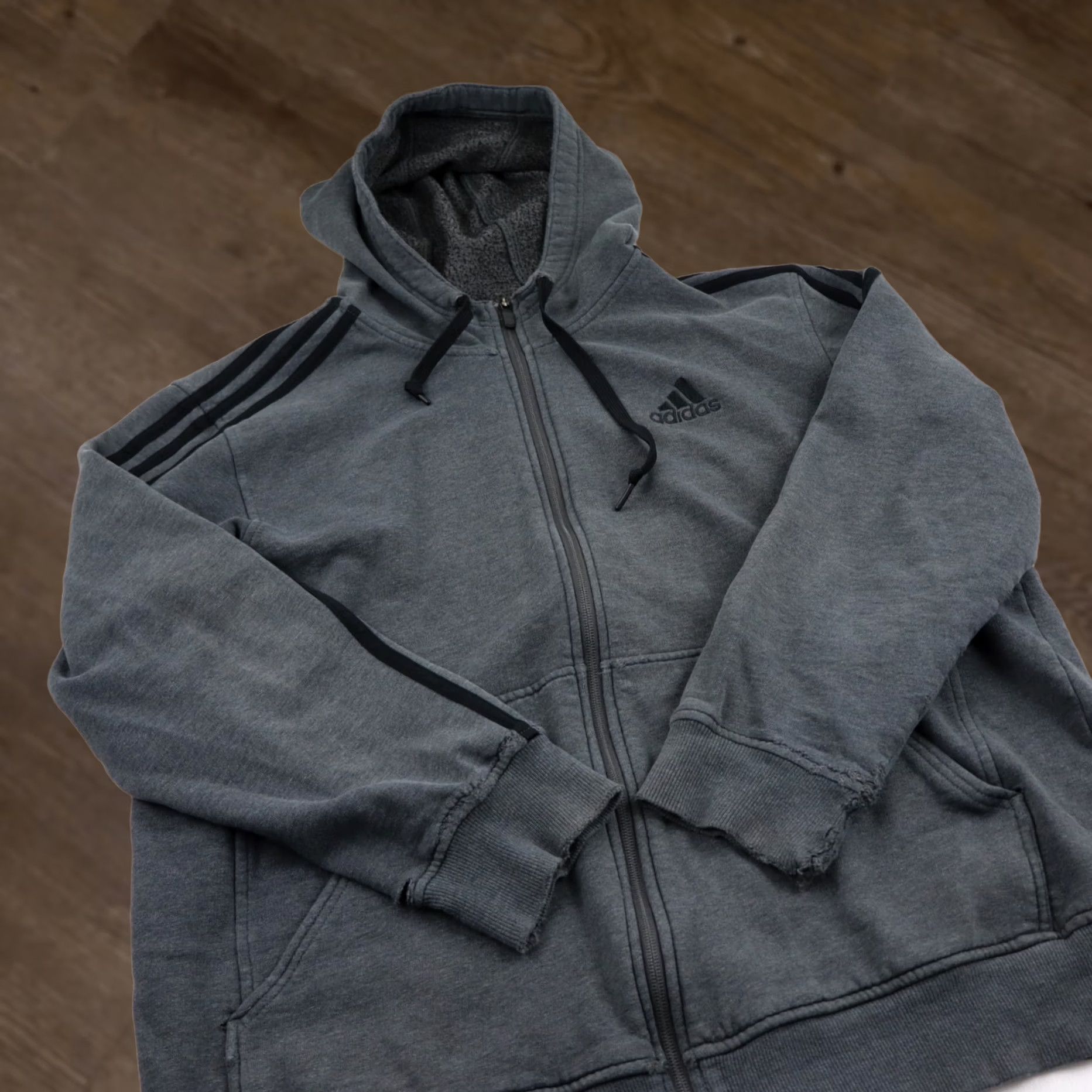 Adidas VINTAGE Adidas Hoodie Gray XL Men Baggy 3-stripe Graphic Print Hooded Streetwear Swing Skate Surf Grunge Size US XL / EU 56 / 4 - 1 Thumbnail
