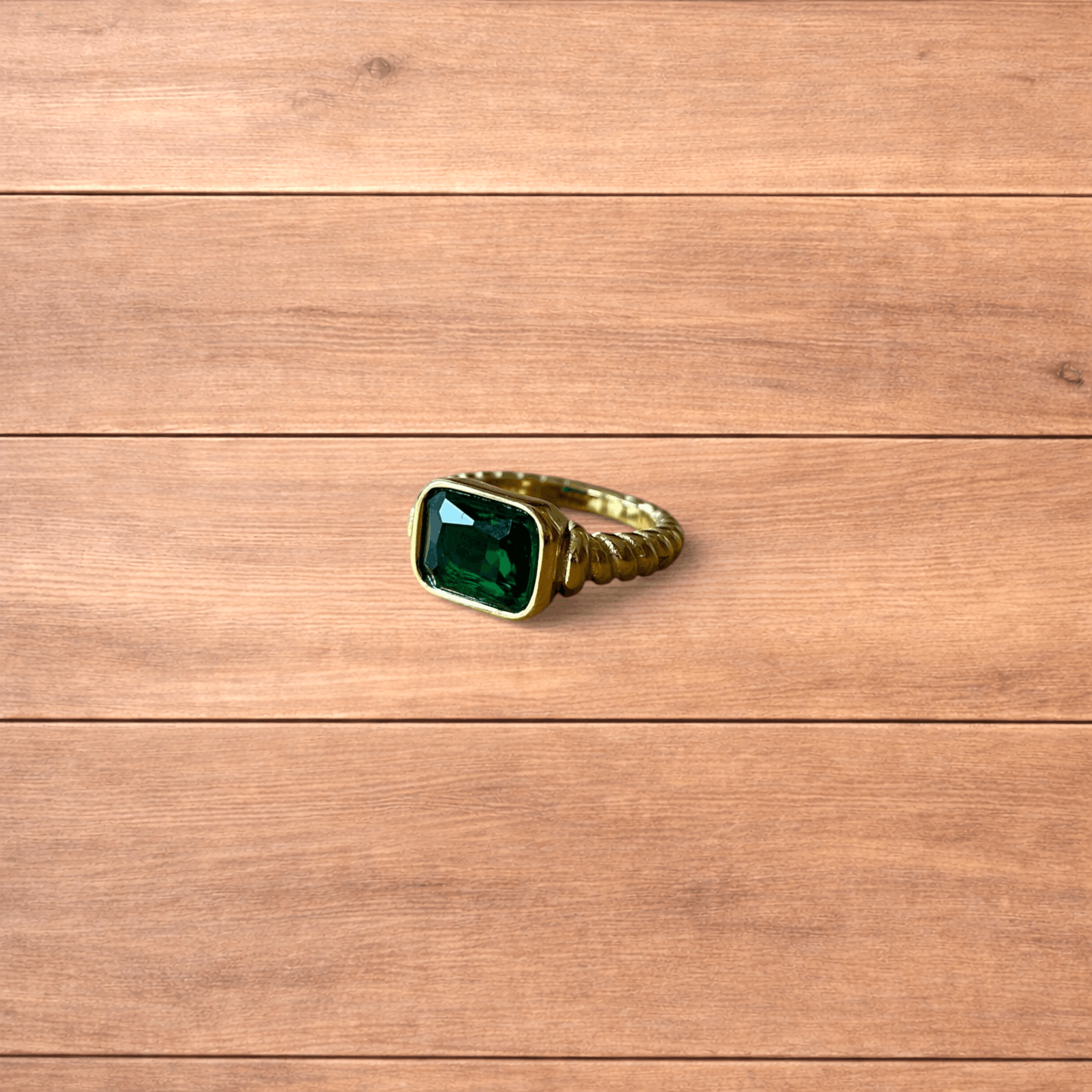 Japanese Brand Lovely vintage style gold ring with green gemstone. Size ONE SIZE - 1 Thumbnail