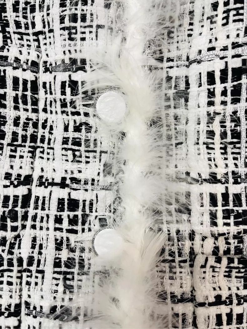 Chanel 25S black and white feather rolled-edged jacket 250