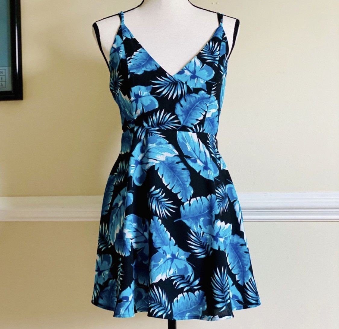 Forever 21 FOREVER 21 OPEN BACK DOUBLE STRAP MINI DRESS Size M / US 6-8 / IT 42-44 - 1 Thumbnail