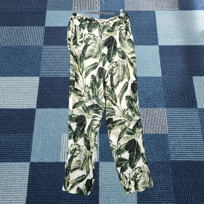 H&M H&M Pants Womens 10 Green Cropped High Rise Straight Viscose Belted Pants Womens Cropped Green Flower Tropical Belted Pockets Crew Size 32" / US 10 / IT 46 - 1 Thumbnail