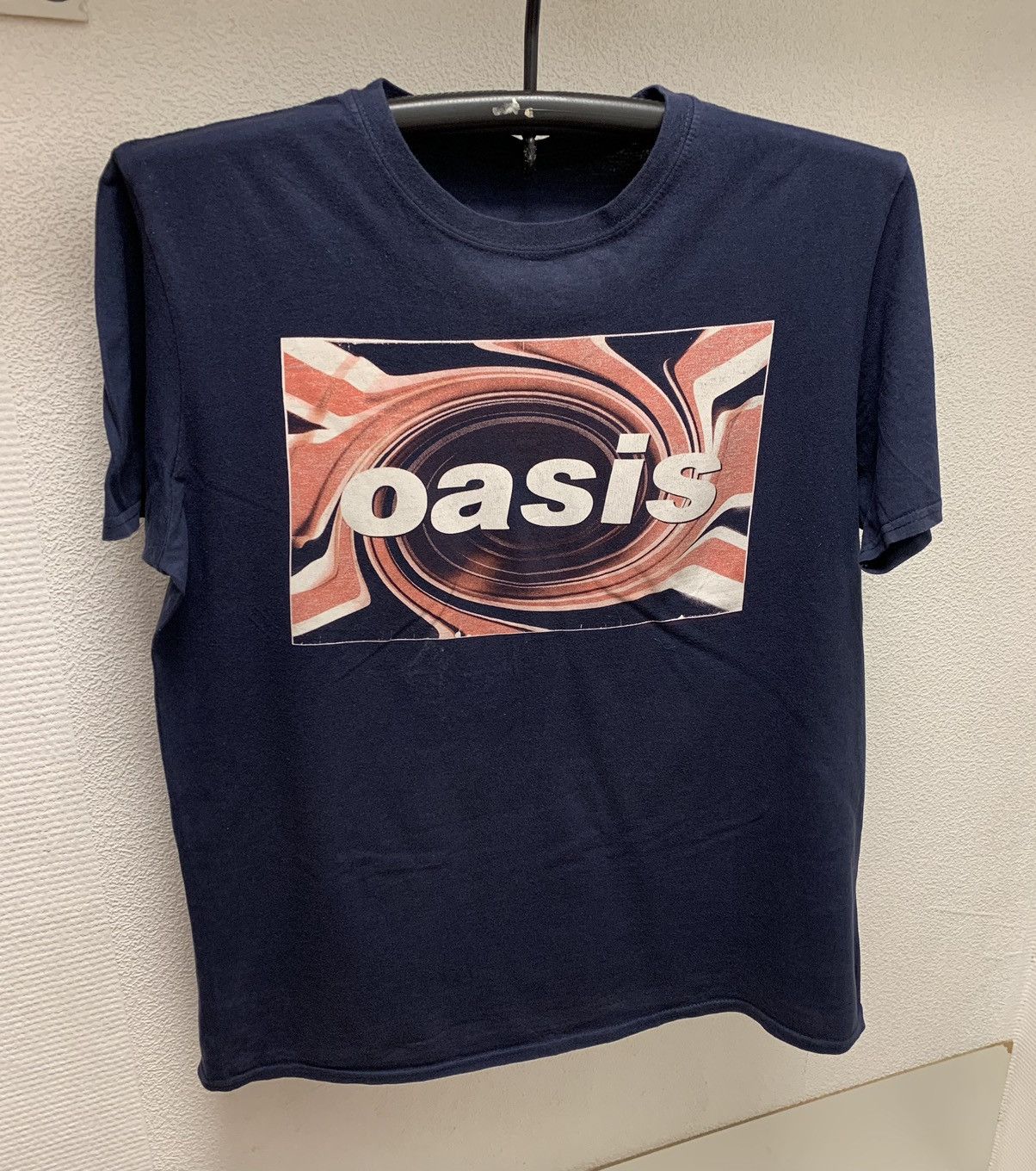 Band Tees Oasis vintage band tee rock t-shirt L sz single Size US L / EU 52-54 / 3 - 1 Thumbnail