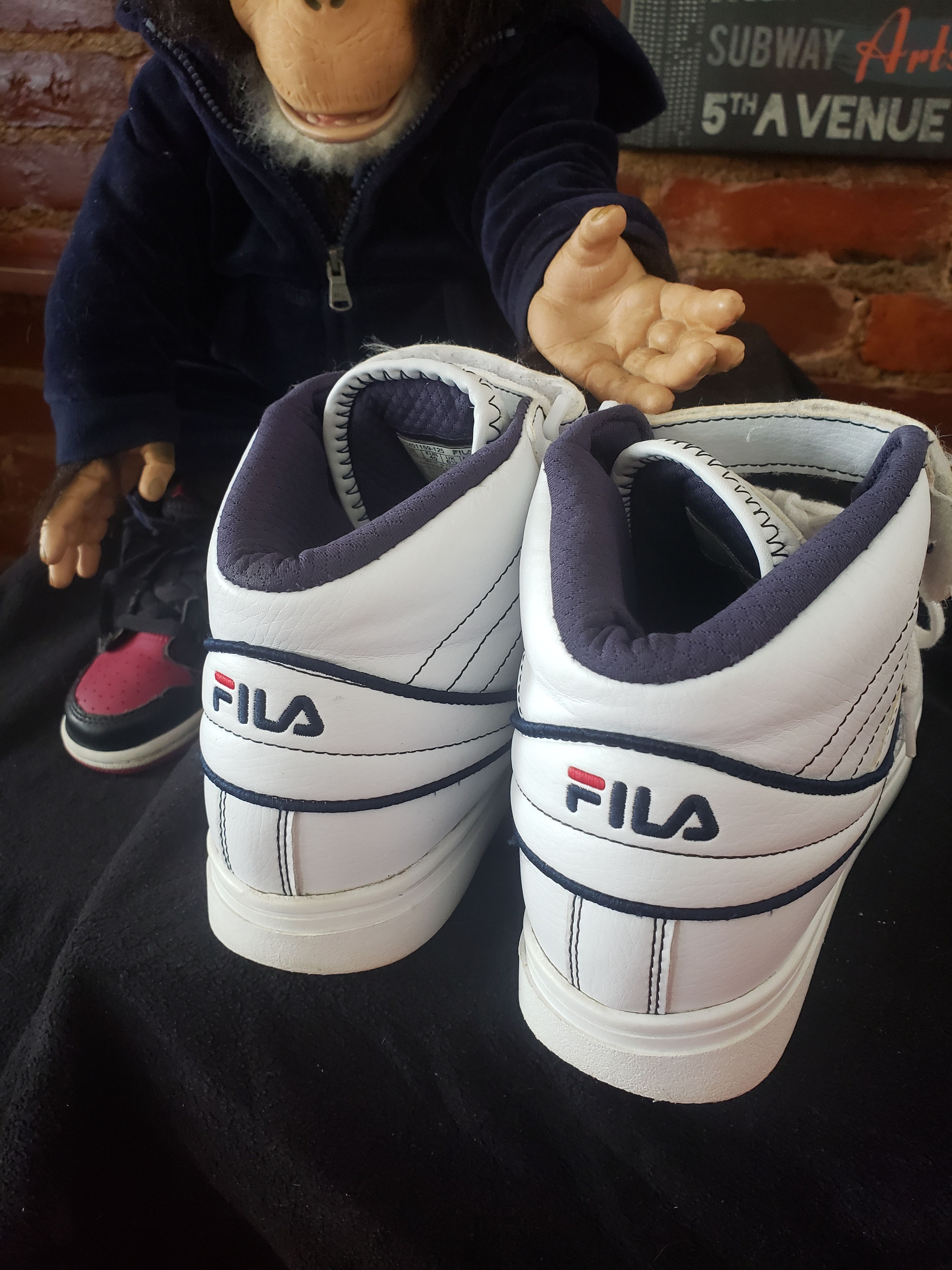 Fila Fila Size US 7.5 / EU 40-41 - 8 Thumbnail