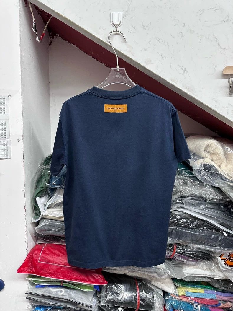 Louis Vuitton Louis Vuitton Blue and black embossed logo short sleeve Size US S / EU 44-46 / 1 - 5 Thumbnail